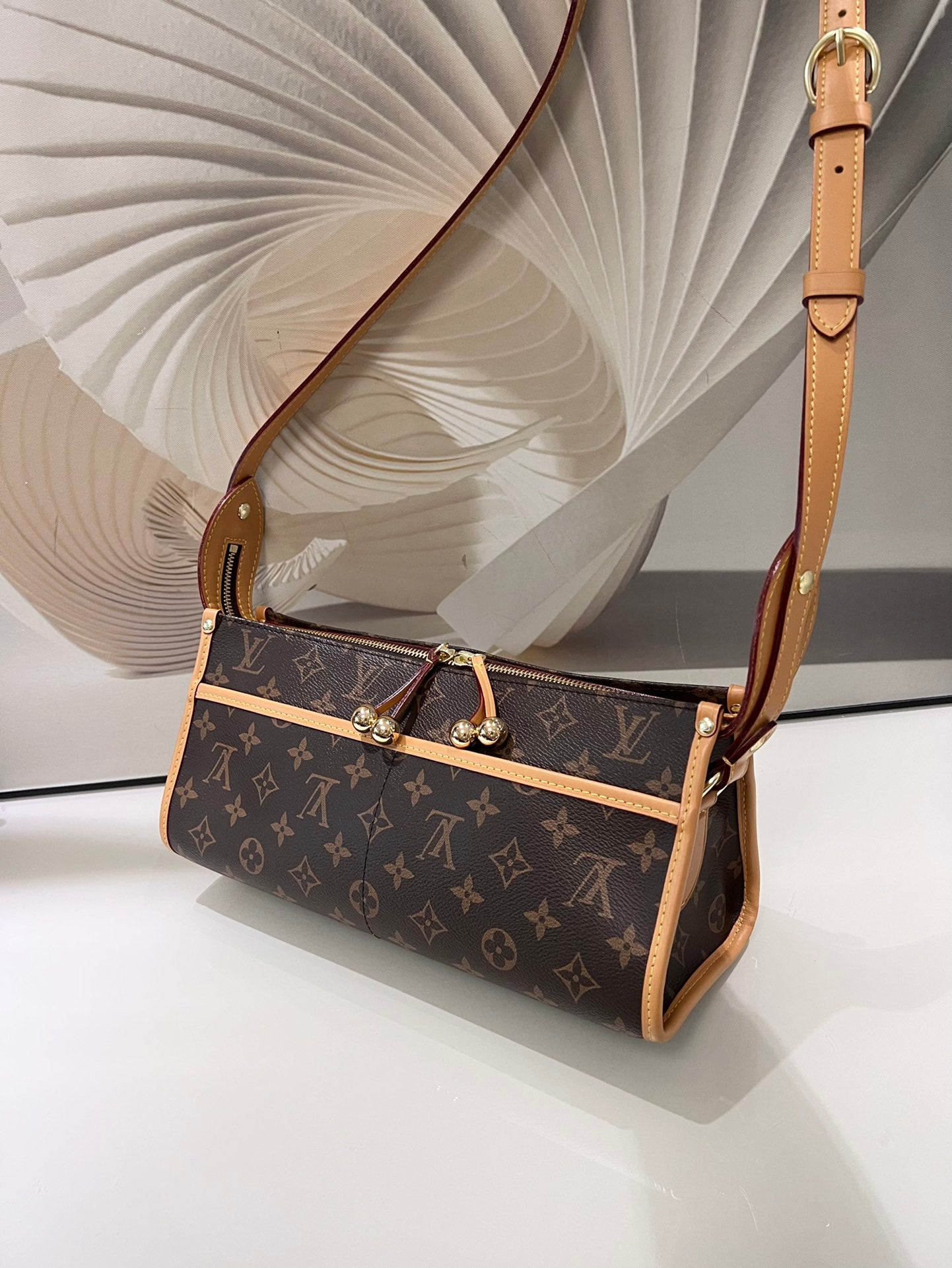 [TOP] Louis Vuitton LV L*V Monogram Popincourt Bag 30x14x12cm-Brown