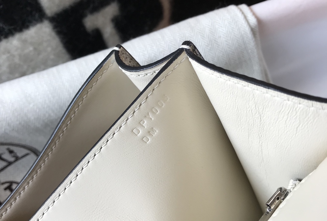 [TOP] HERMES Constance lizard bag 18CM- White & SHW