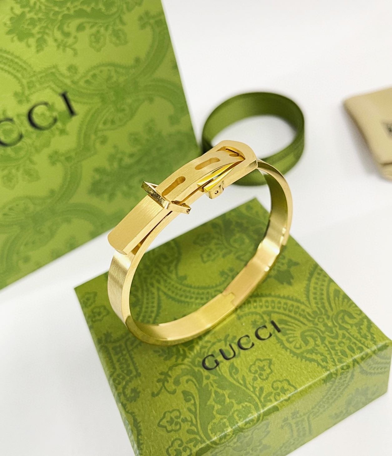 [TOP] GUCCI Buckle Bracelet - Gold