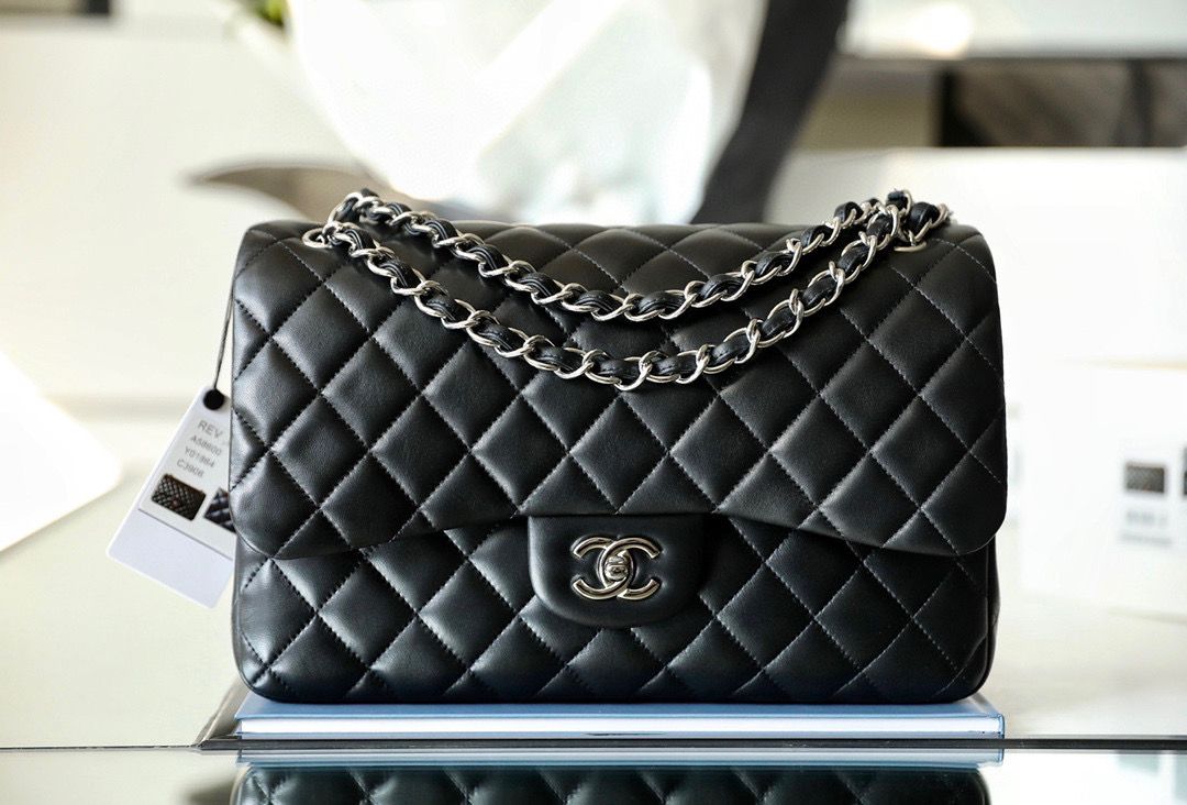 [TOP] CHANEL Classic Flap Bag Lambskin Jumbo 30CM - Black & SHW
