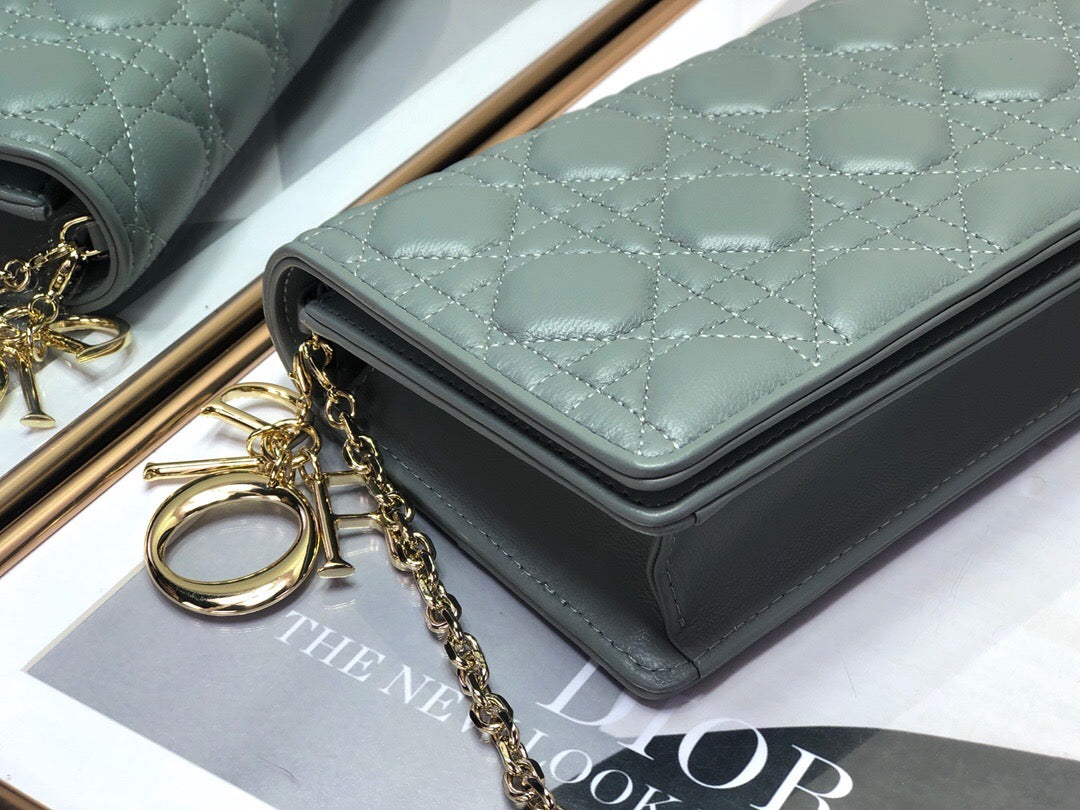 [TOP] Christian Dior Lady Pouch Bag- Cloud Green