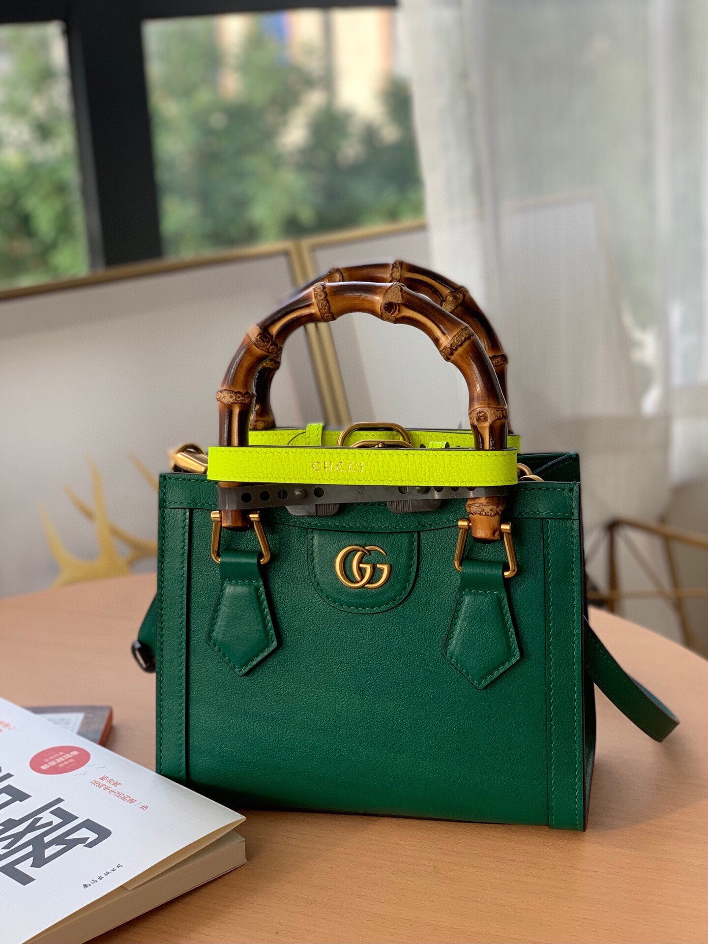 [TOP] GUCCI Diana Small Bag - Green
