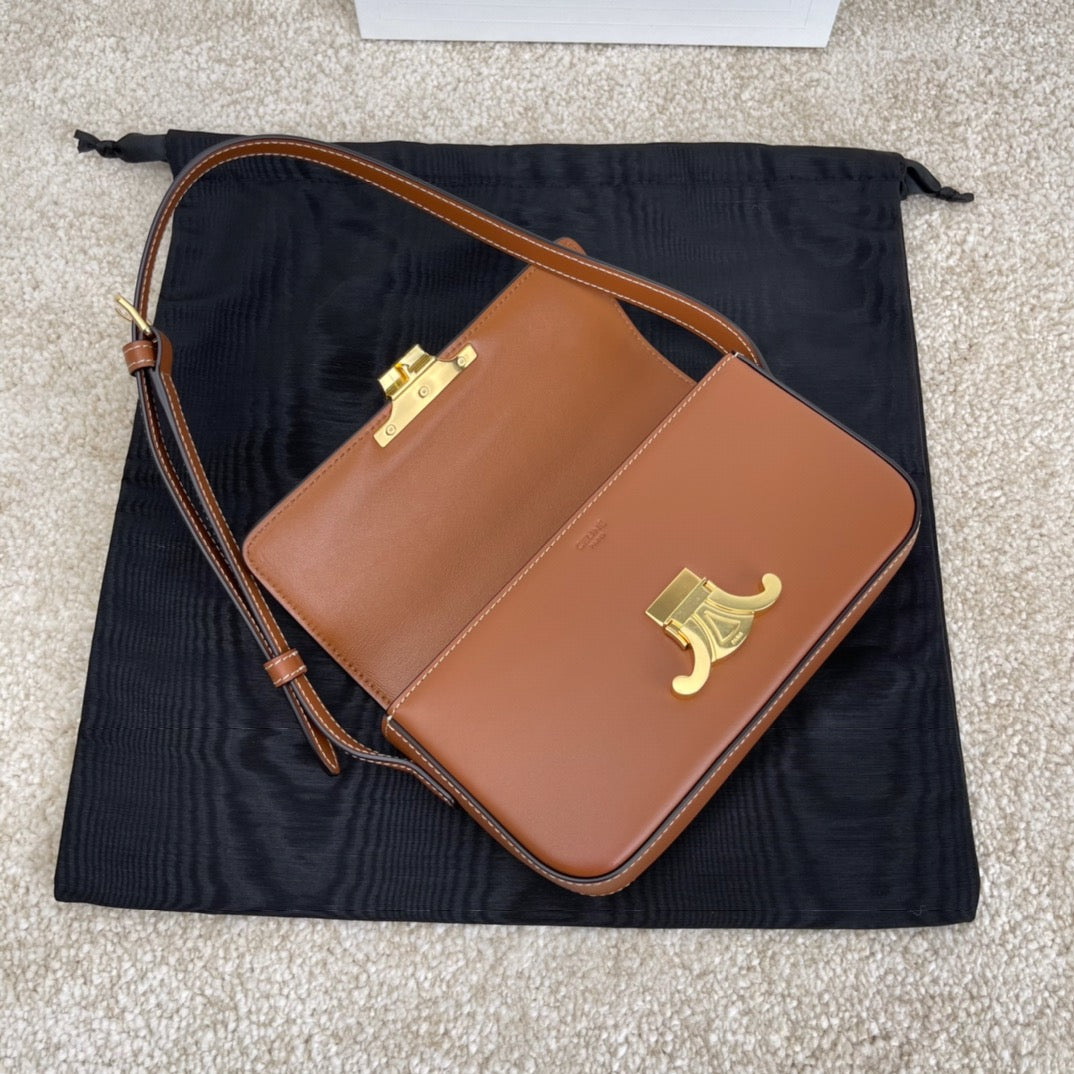 [TOP] CELINE Triomphe Shoulder Bag - Brown