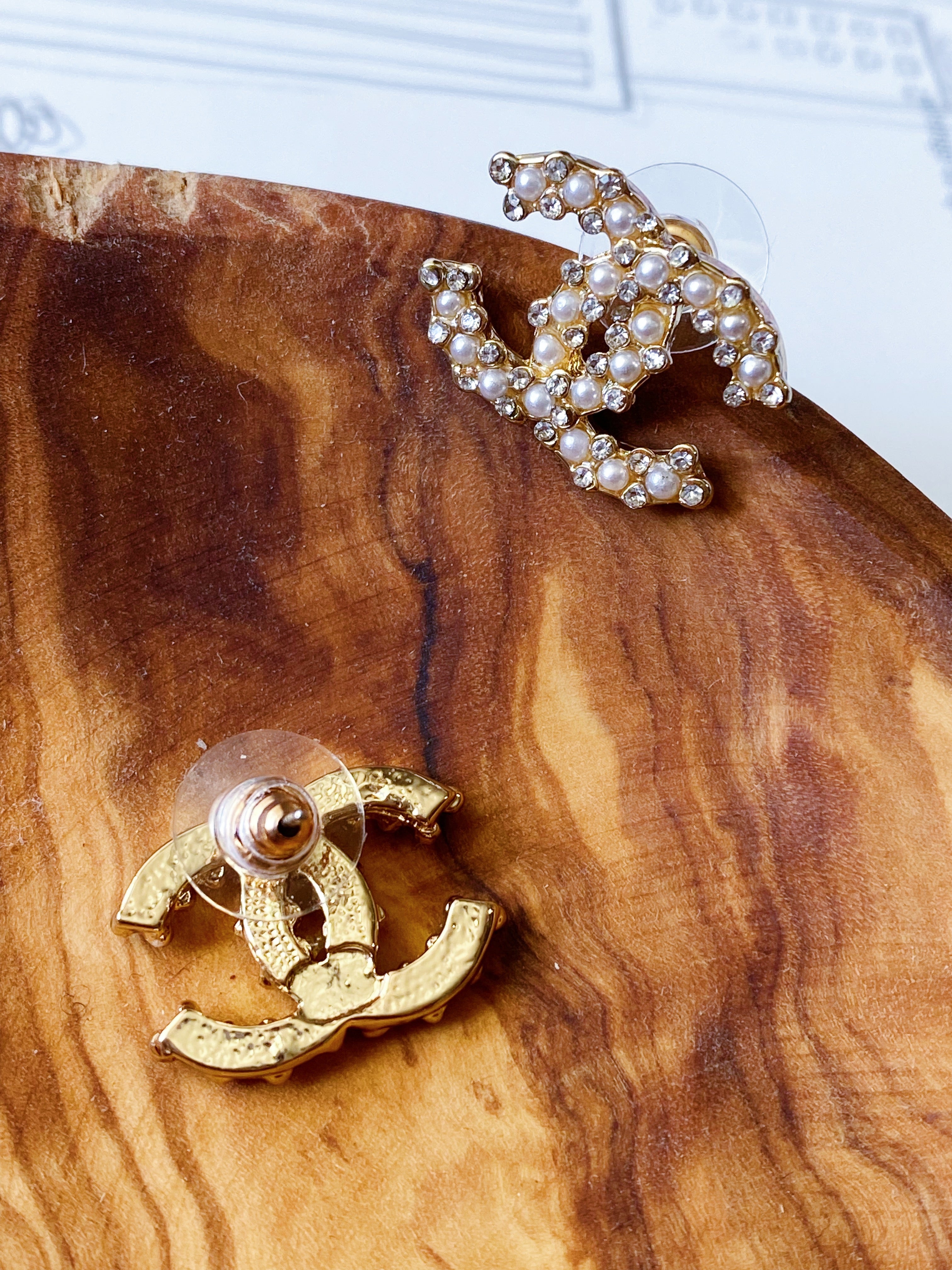 [TOP] CHANEL Stud Earrings