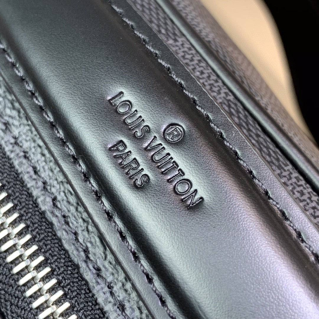 [TOP] Louis Vuitton LV  Ambler Damier Ebene Belt Bag 17 × 26 ×5 cm- Black