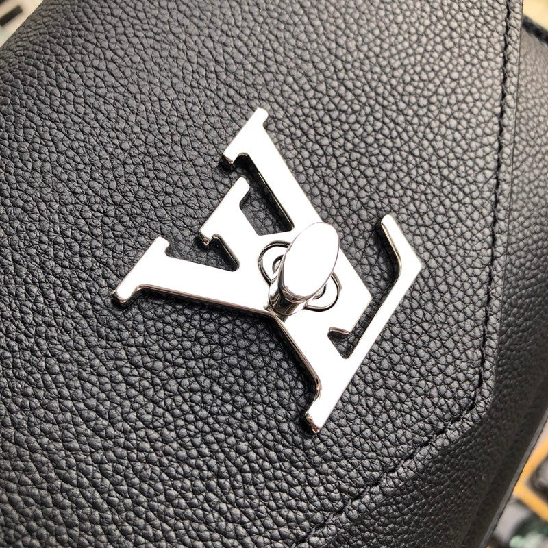 [TOP] Louis Vuitton LV Mylockme Chain Bag 22.5 x 17 x 5.5 cm- Black w SHW