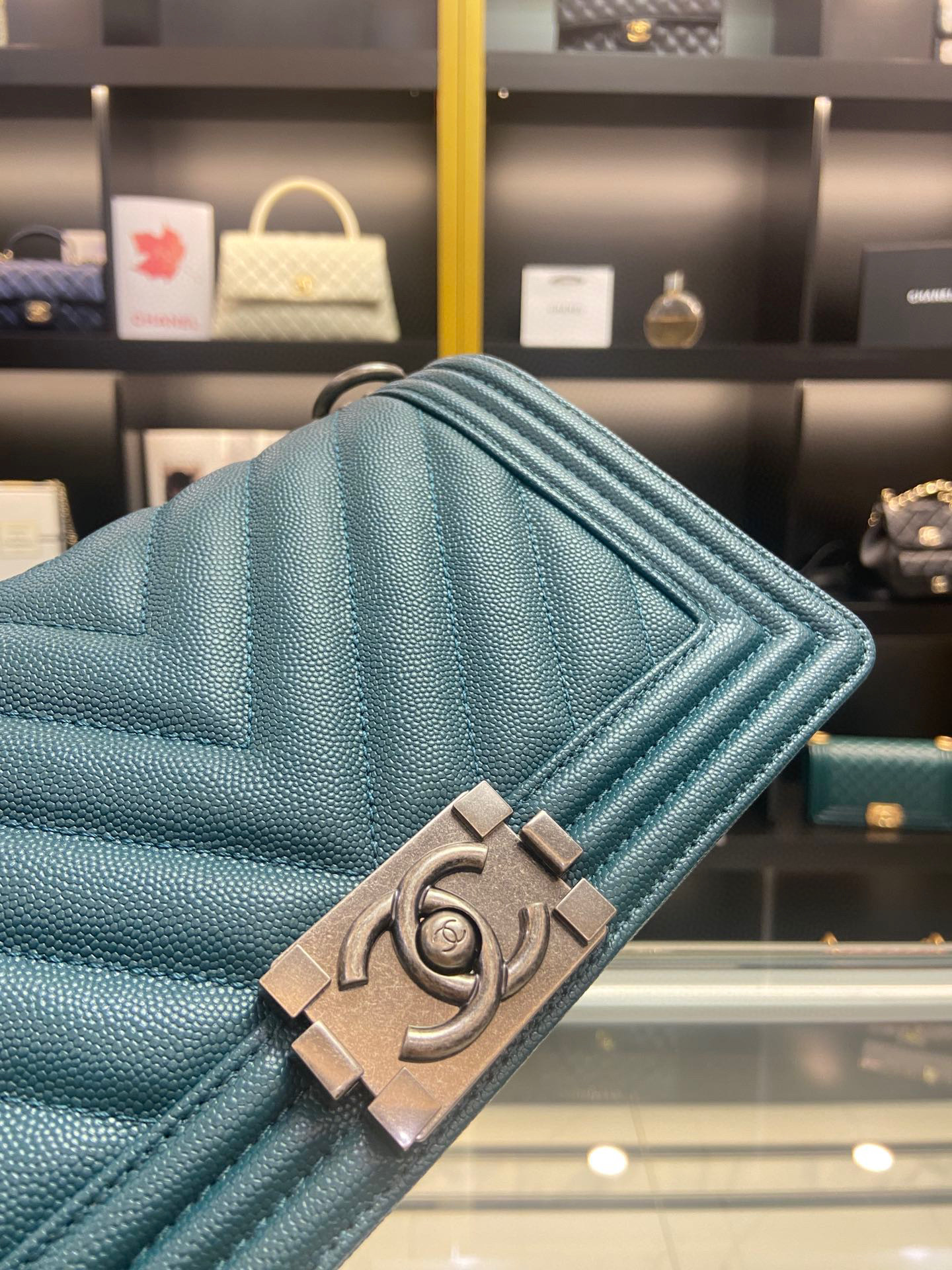 [TOP] CHANEL Boy Bag Ball pattern Medium 25cm - Macaron Blue & SHW