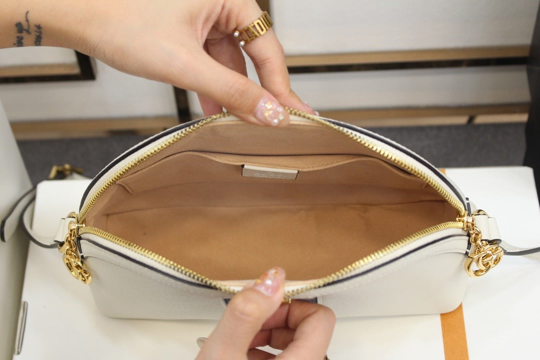 [TOP] GUCCI G*G Ophidia Messenger Bag - White