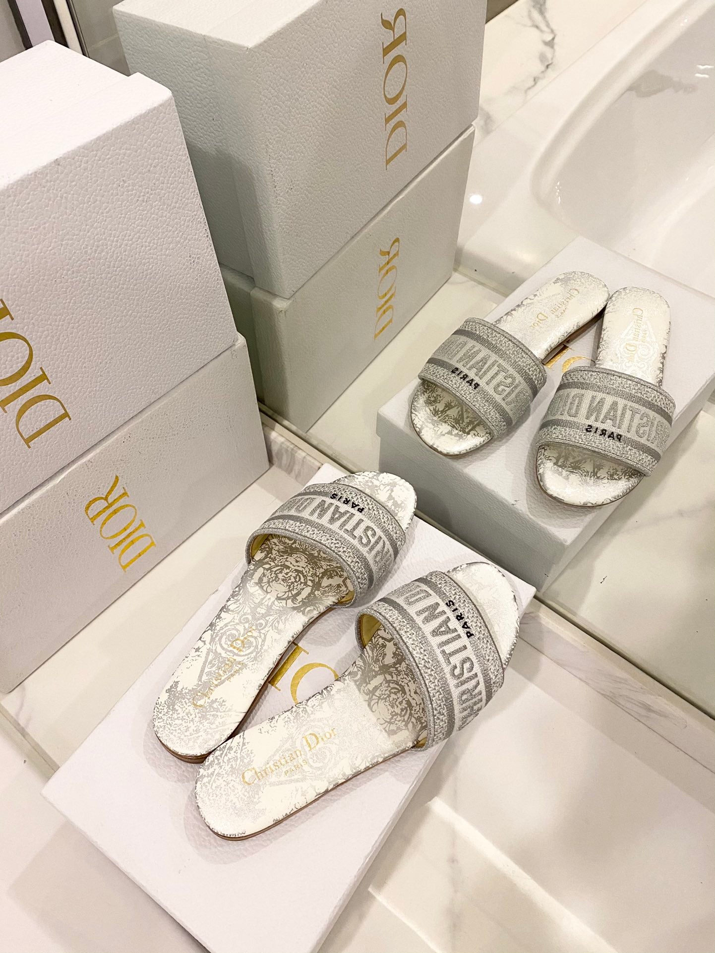 [TOP] Christian Dior Around the World Stella Embroidered Slides - 5 Colours