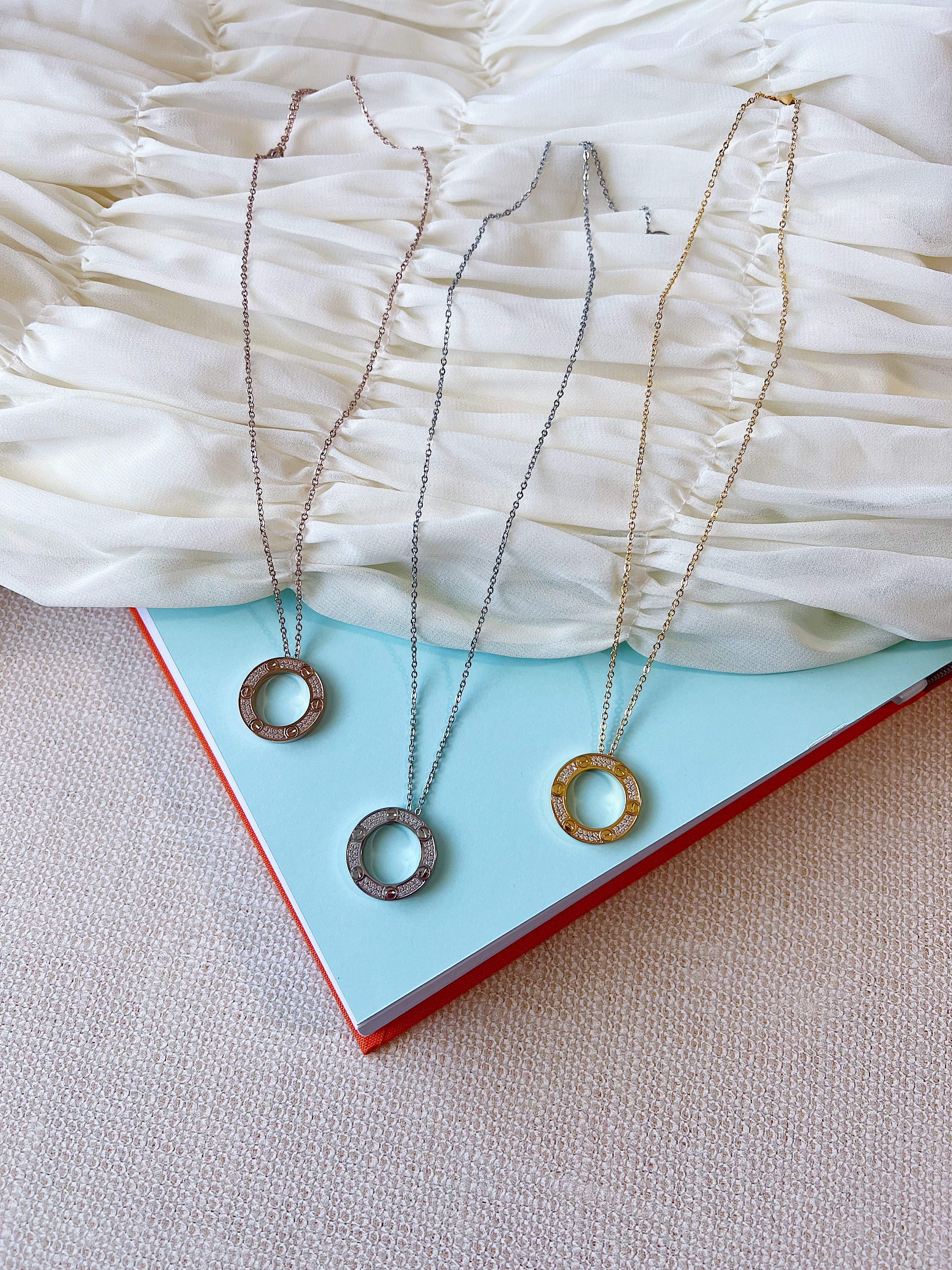 [TOP] Cartier Round Necklace w Stones