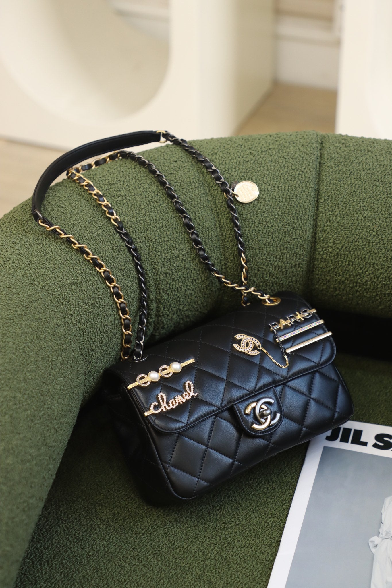 [TOP] CHANEL Coco Charms Small Flap Bag - Black
