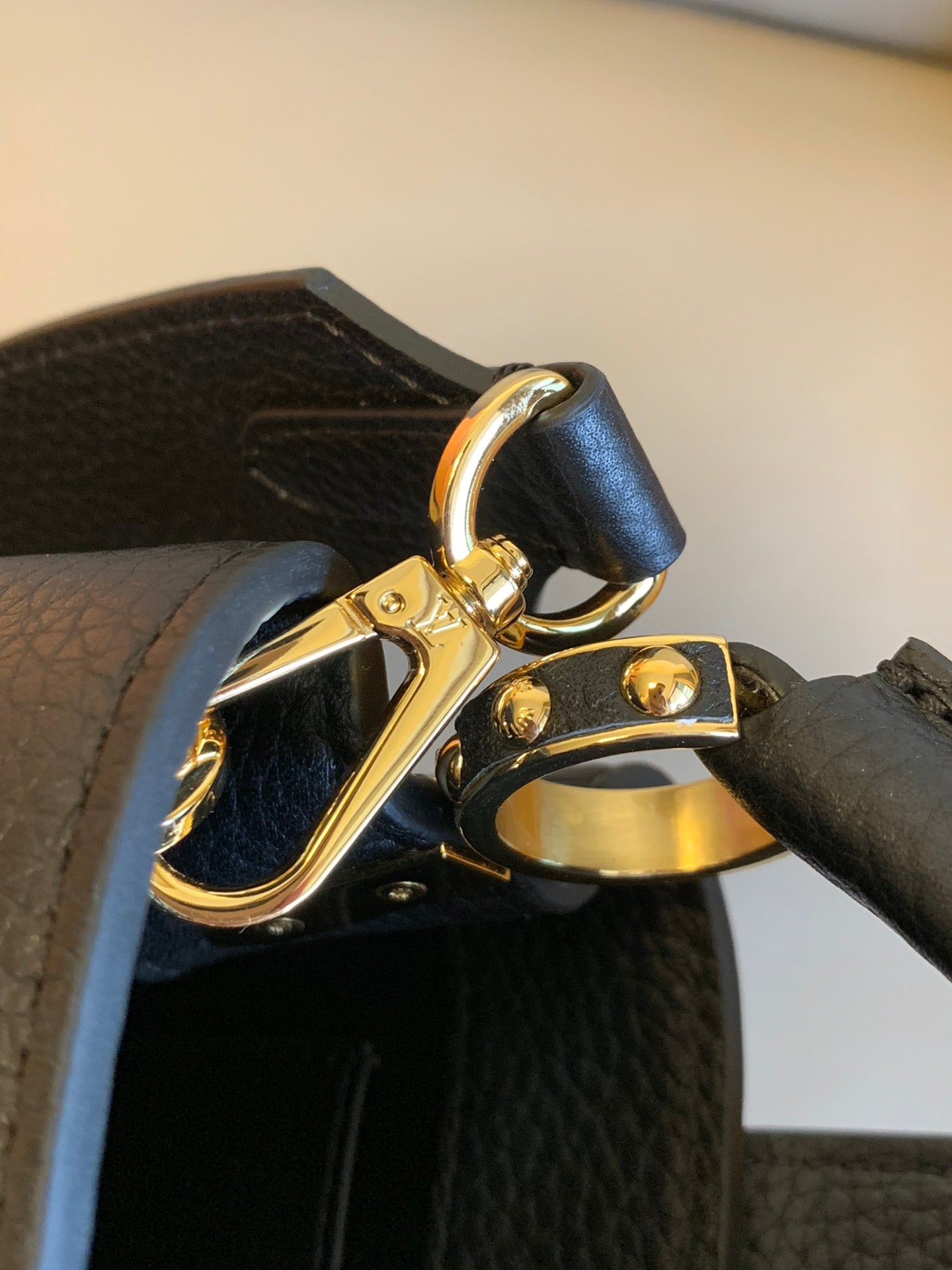 [TOP]Louis Vuitton LV Capucine  Bag 21*8*14 cm- Black