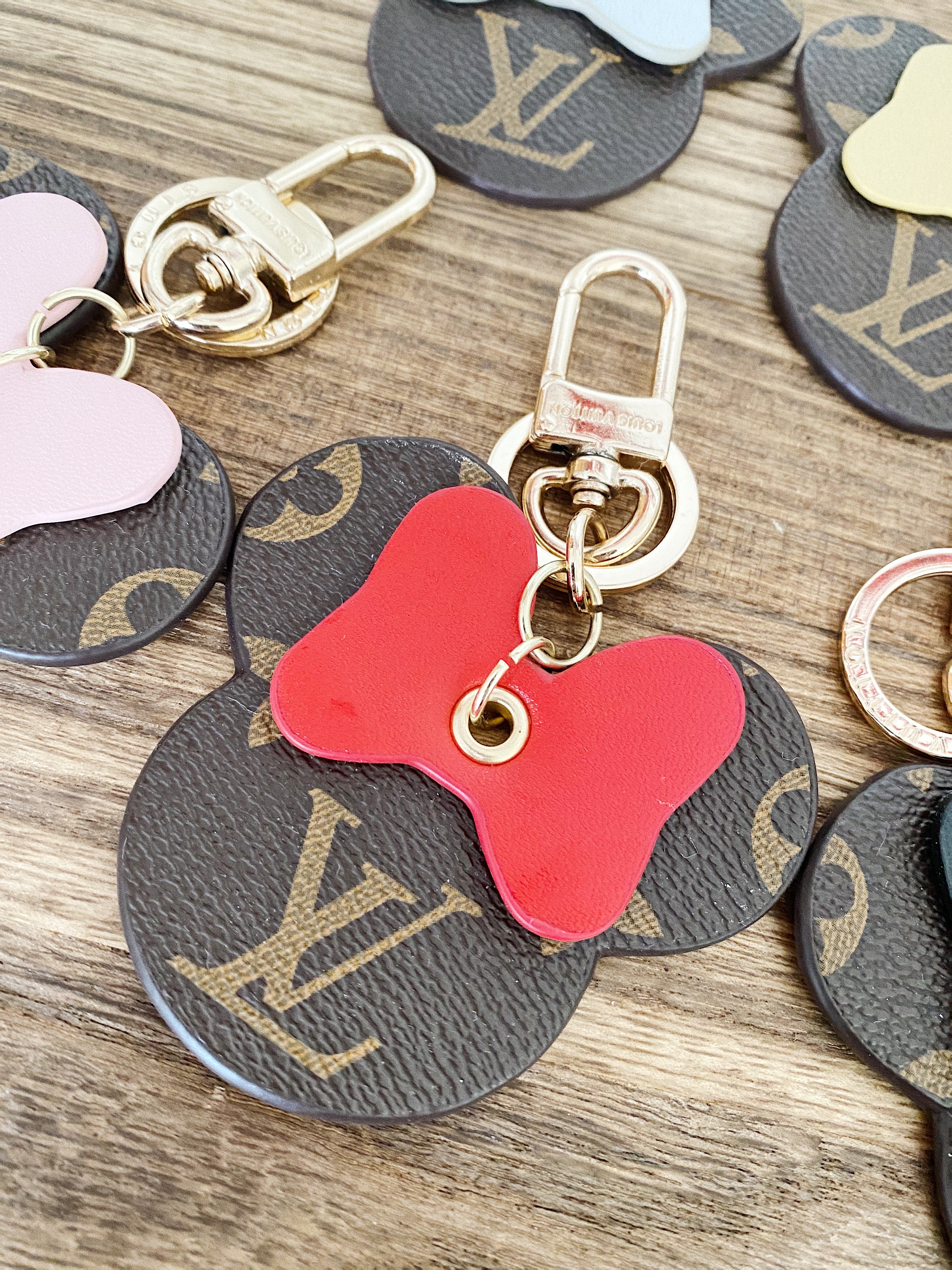 [TOP] Louis Vuitton LV LV Mickey Mouse Key Holder