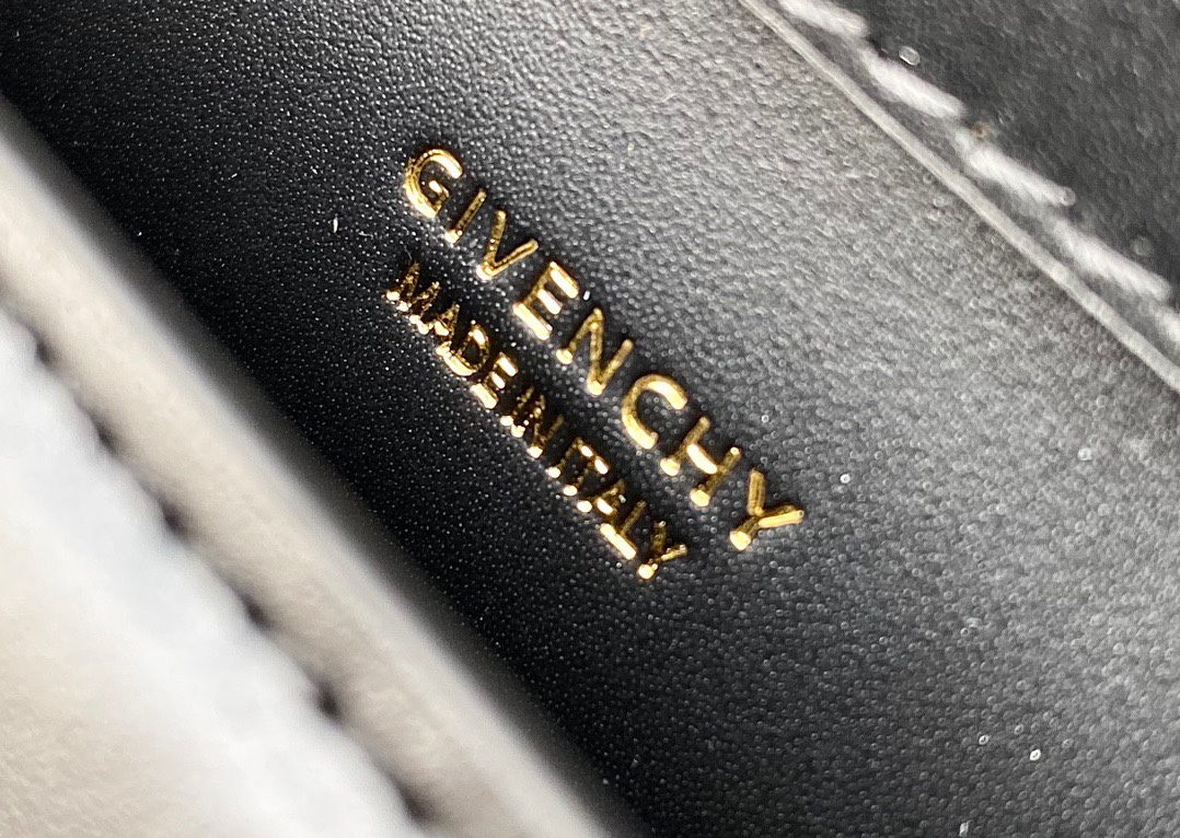 [Top] GIVENCHY 4G In Box Leather With Chain 20*13*5 - Black