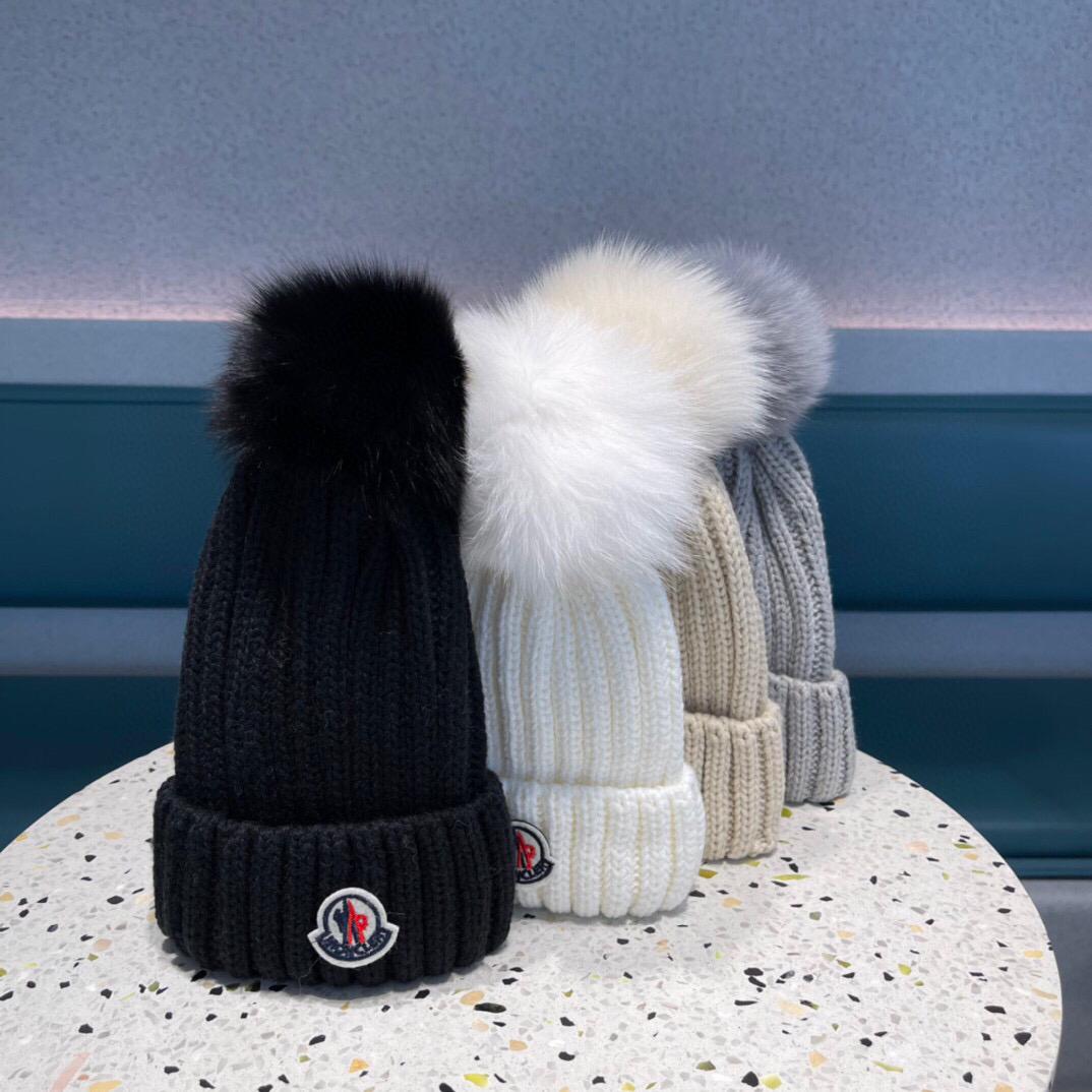 [TOP] Moncler Classic Beanie with PomPom