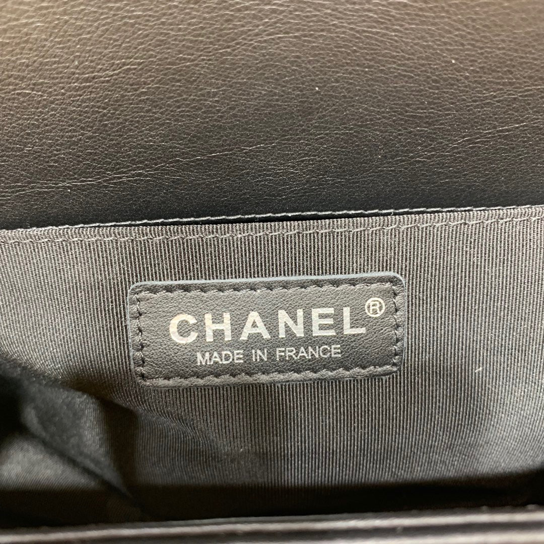 [TOP] CHANEL Le Boy Bag Smooth Leather  Medium 25cm  - Black & Ruthenium Hardware