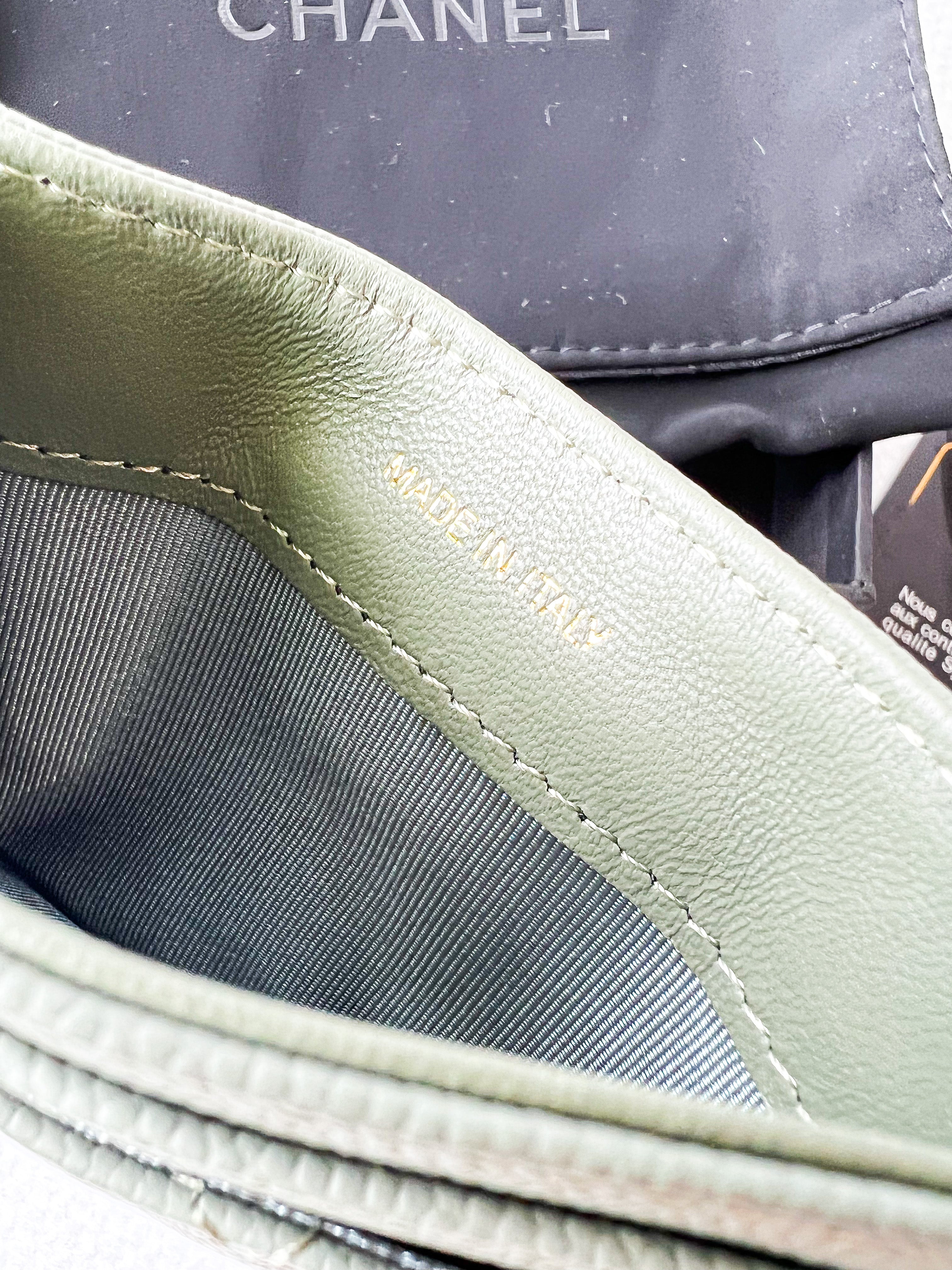 [TOP] CHANEL Le Boy Card Holder - Green