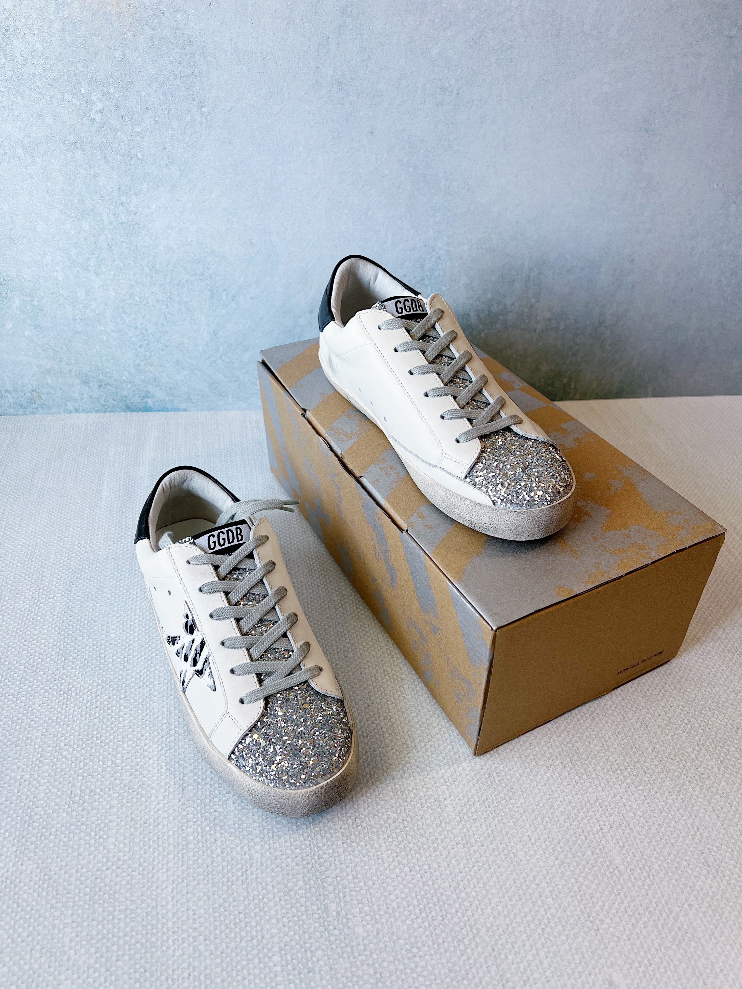 [TOP] GGDB Glittery Sneakers w Stripes Star - White