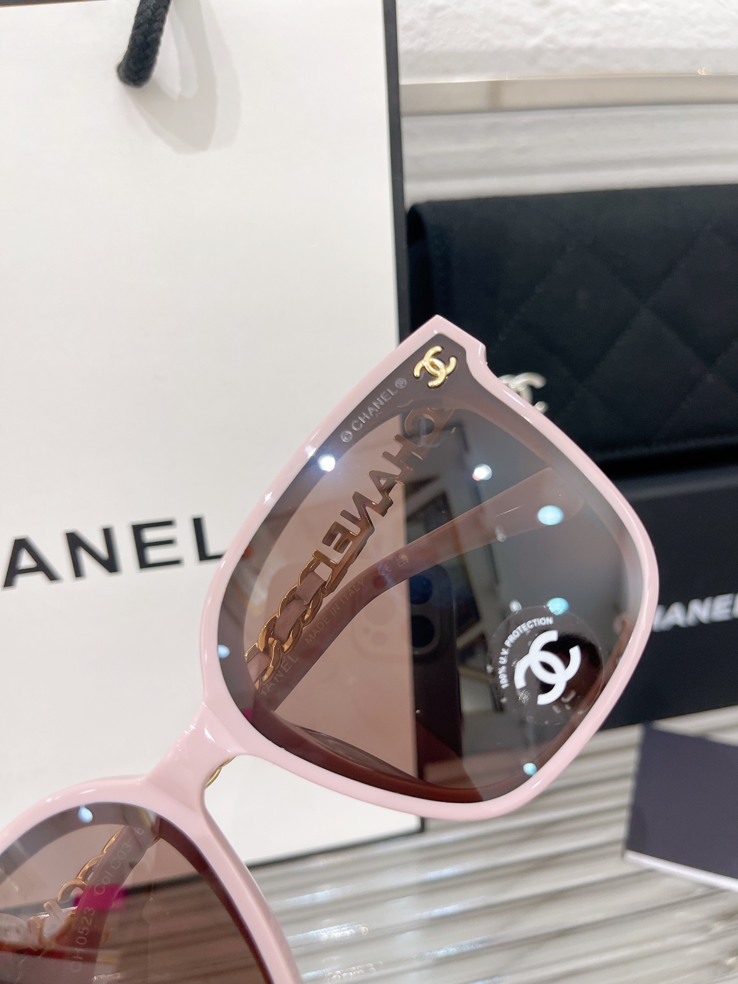 [TOP] CHANEL Sunglasses - Pink