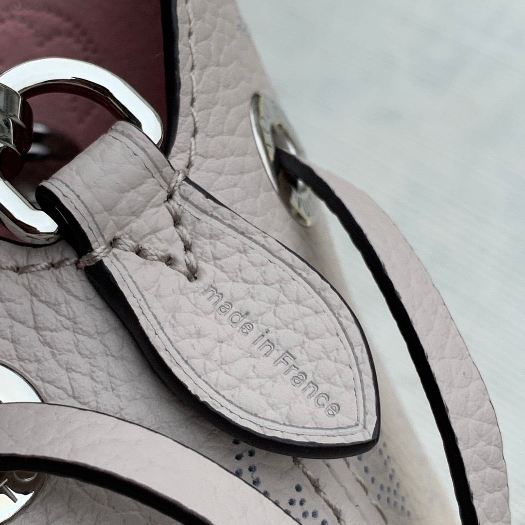 [TOP] Louis Vuitton LV L*V Bella Gallet Mahina Bag 19×22×14CM- Grey