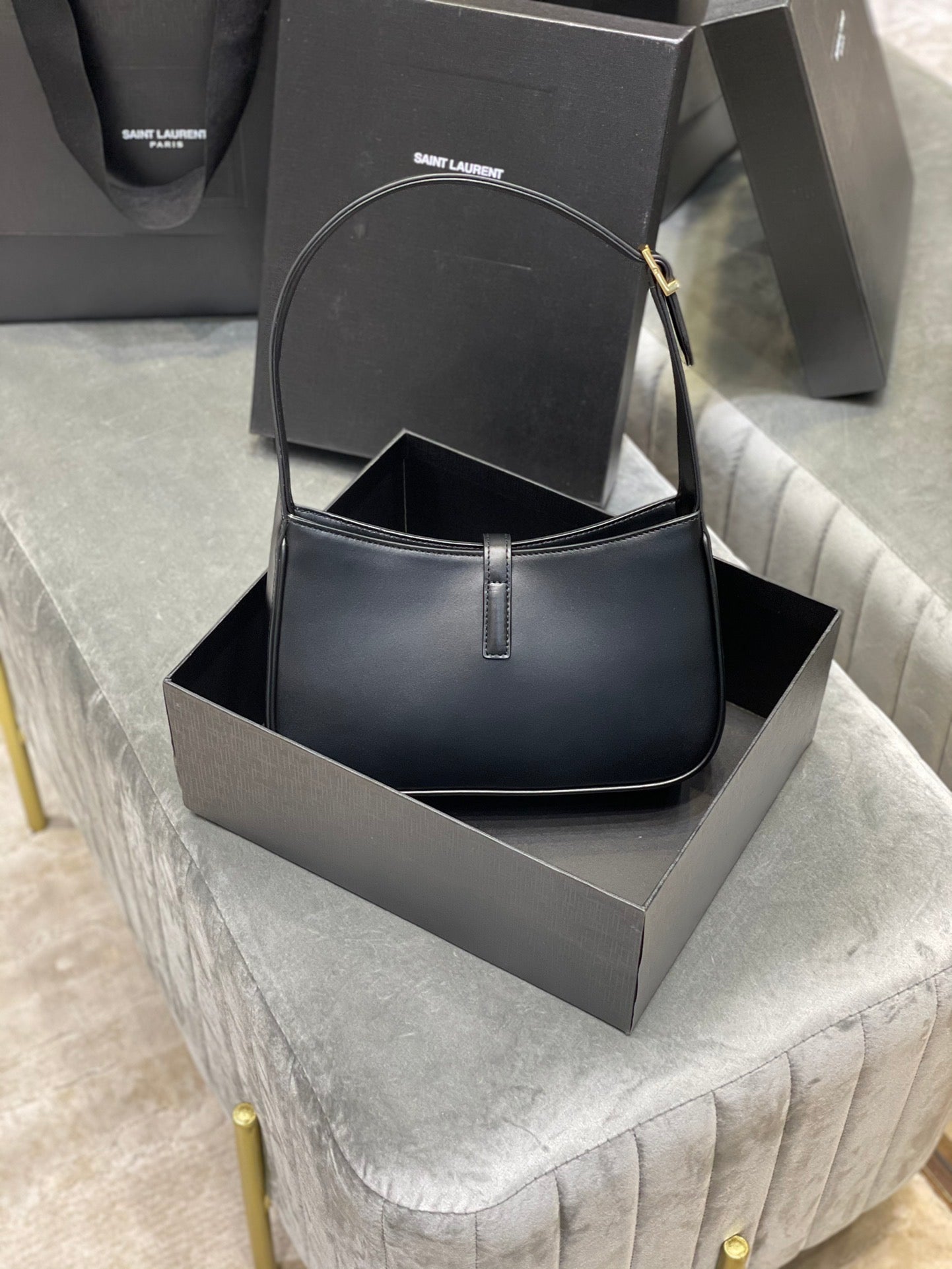 [TOP] Yves Saint Laurent YSL Le 5A7 Shoulder Bag - Black GHW