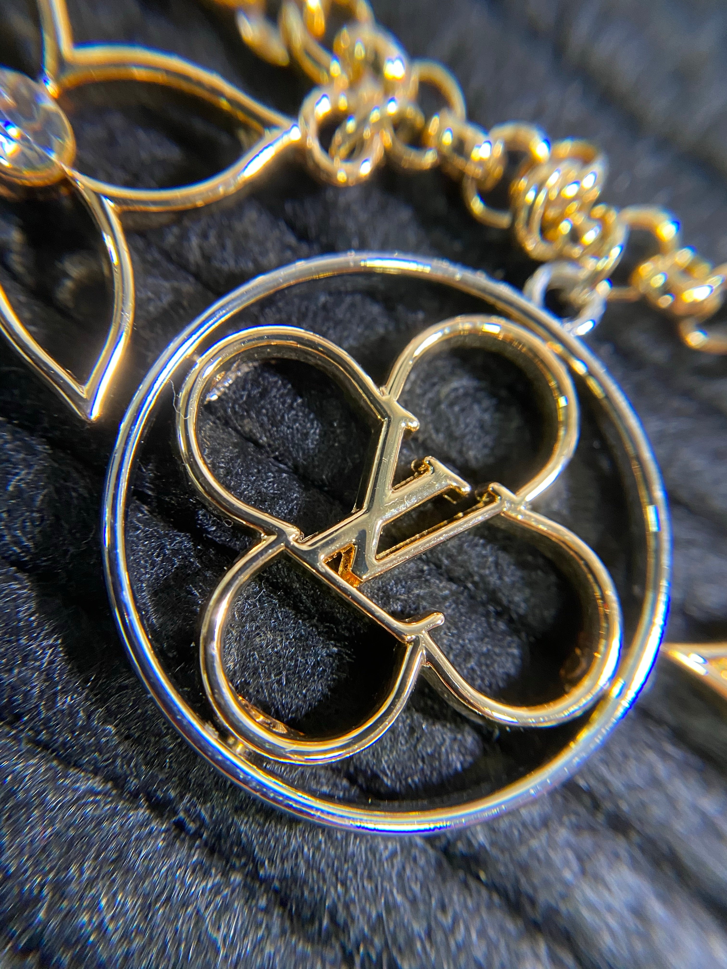 [TOP] Louis Vuitton LV Cruise Flower Finesse Chain Bag Charm