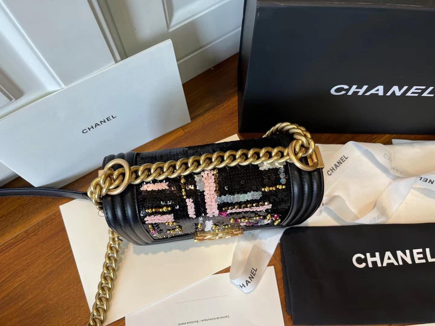 [TOP] CHANEL Le Boy Bag Sequin and Stones Small 20cm - Black & GHW