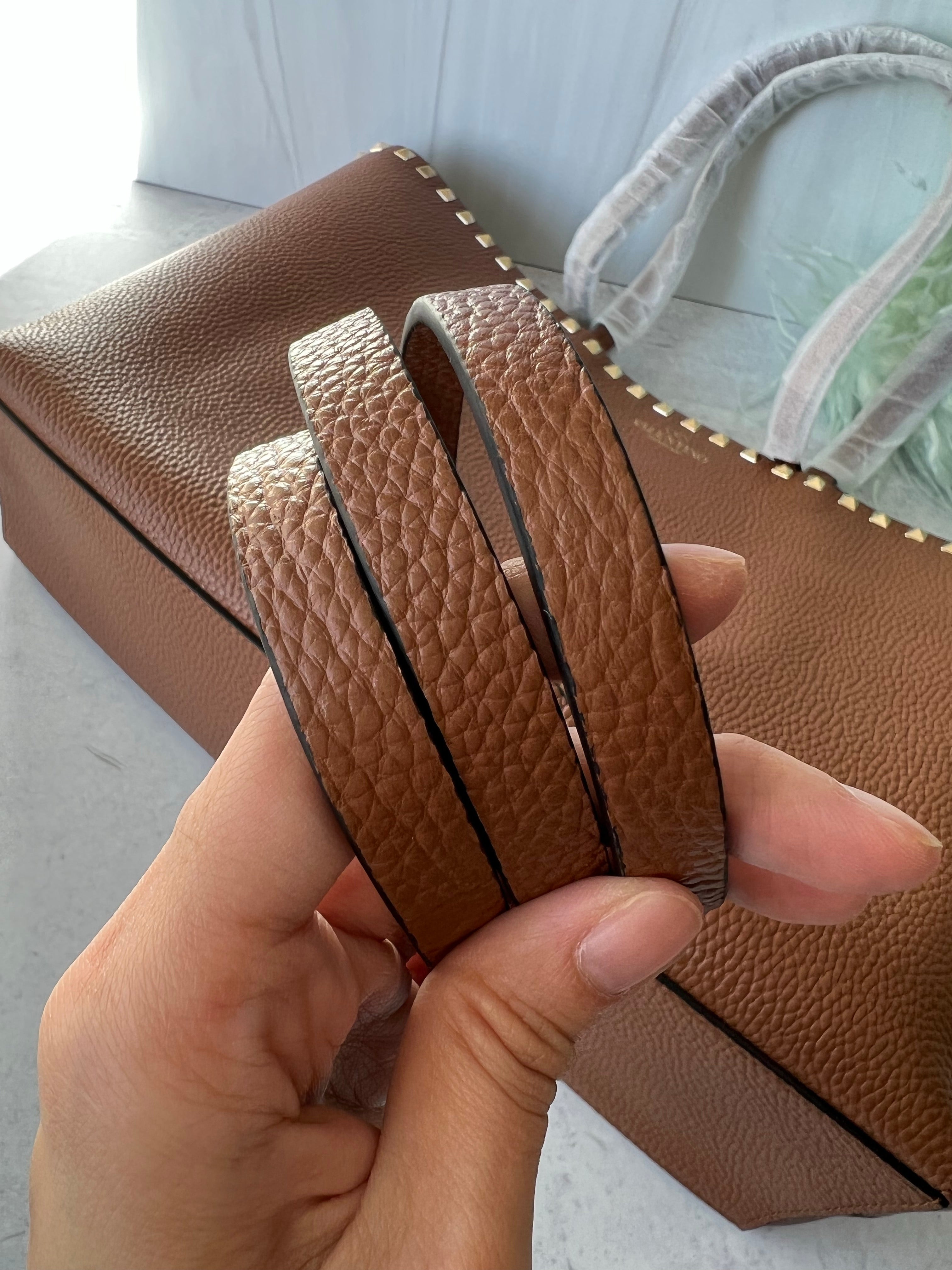 [TOP] VALENTINO  Rockstud Large Leather Tote - Brown