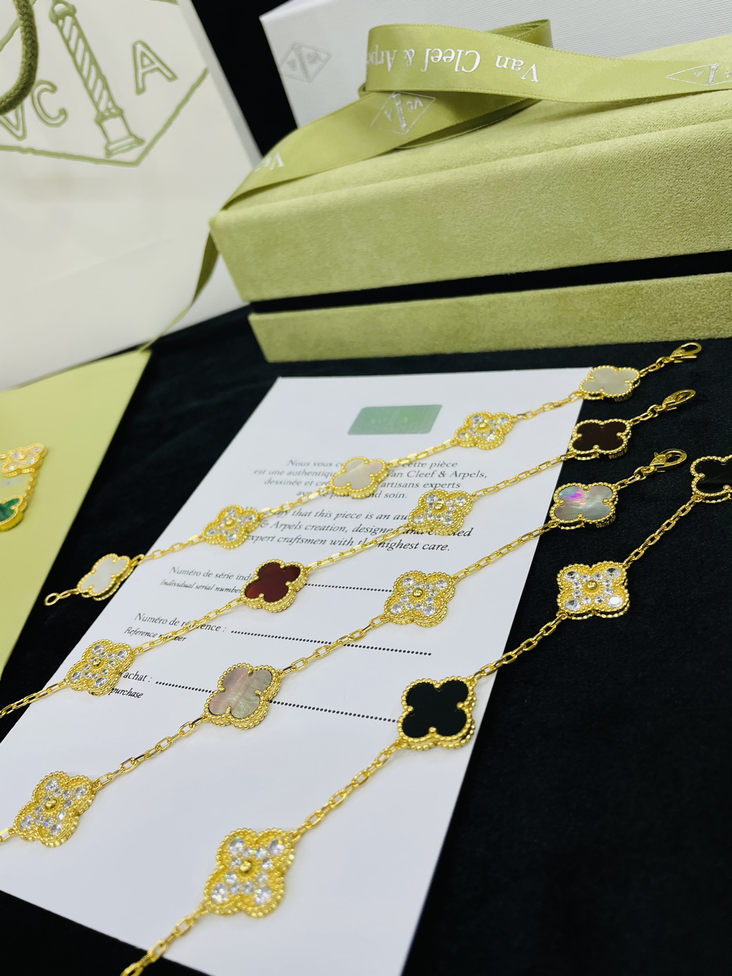 [TOP] Van Cleef & Arpels Vintage Alhambra Bracelet - 4 Color