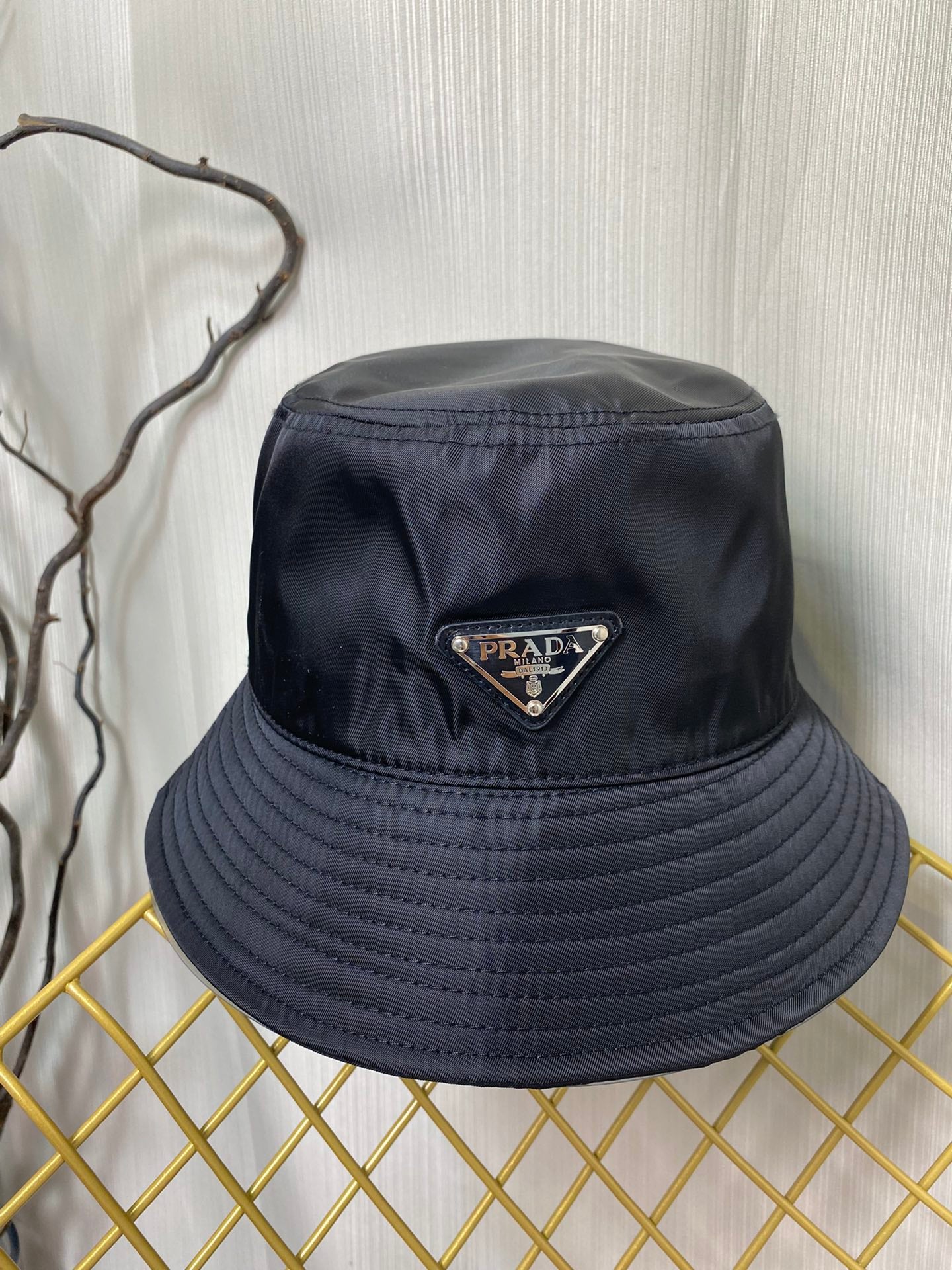 [TOP] PRADA Nylon Re-Edition Bucket Hat - Black