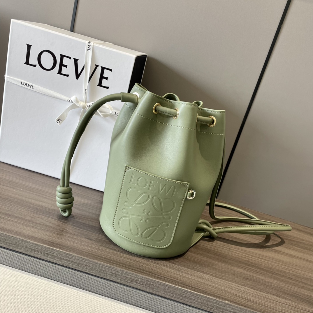 [TOP] LOEWE calfskin Flamenco Pocket 26×17 ×23 cm - 2 Color