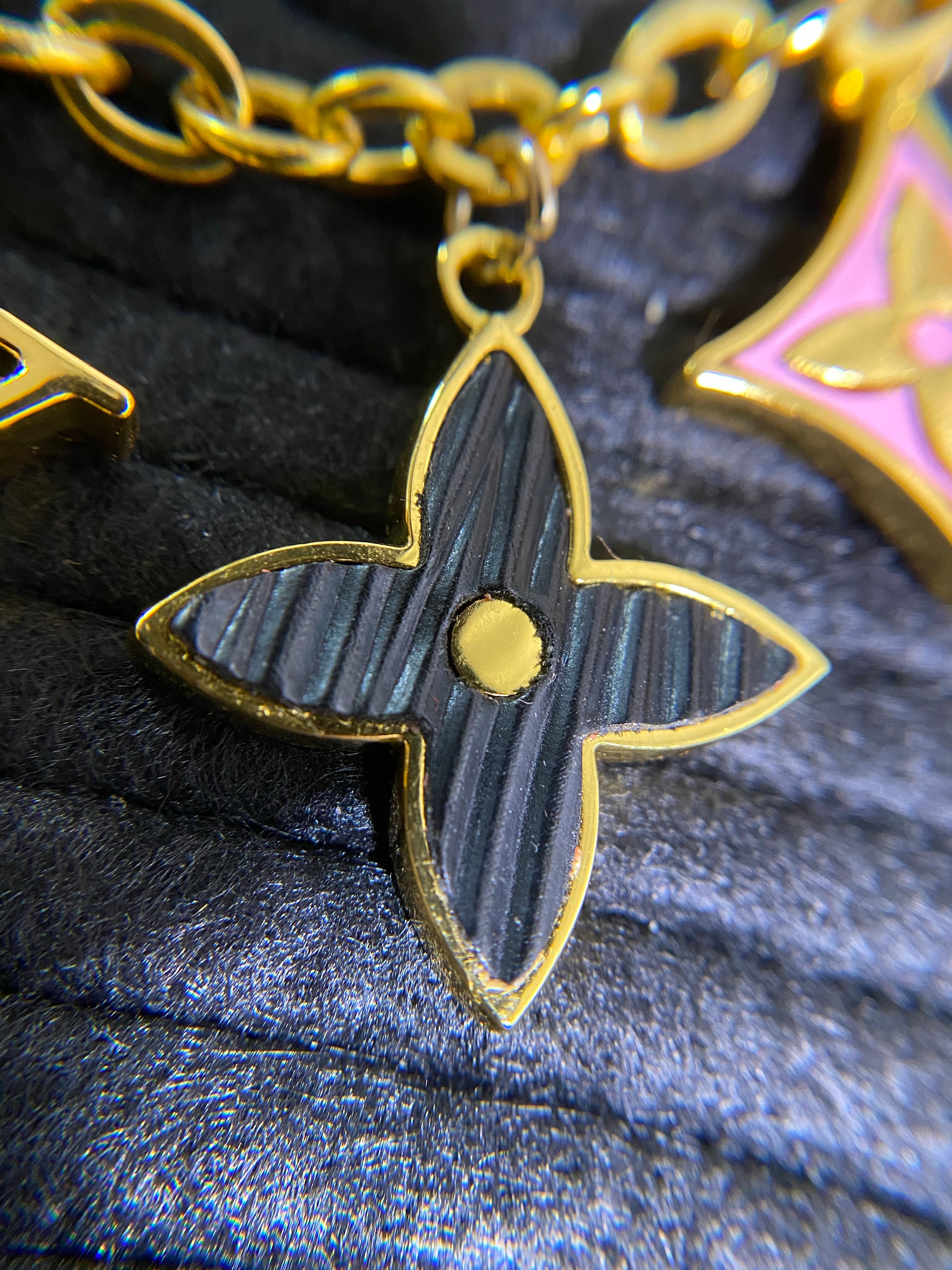 [TOP] Louis Vuitton LV LV Monogram Spring Street Bag Charm