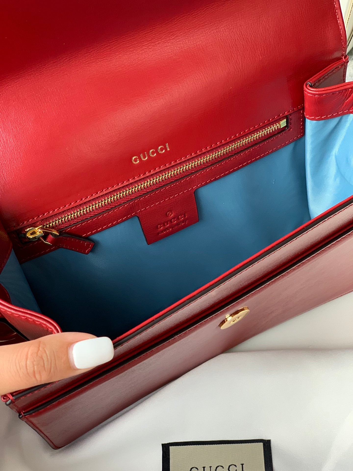 [TOP] GUCCI GG Logo Plaque Shoulder Bag