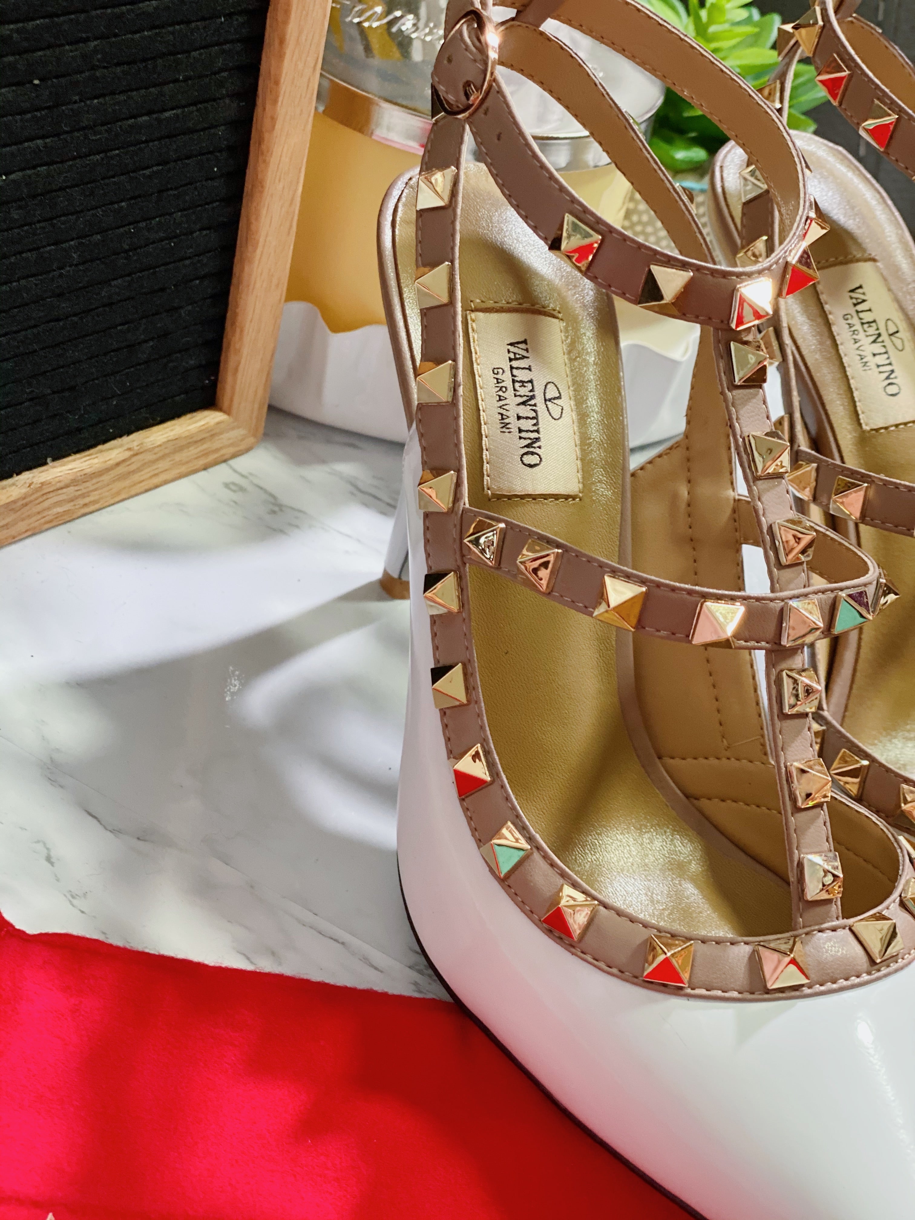 [TOP] VALENTINO R0ckstud Slingback High Heels - White