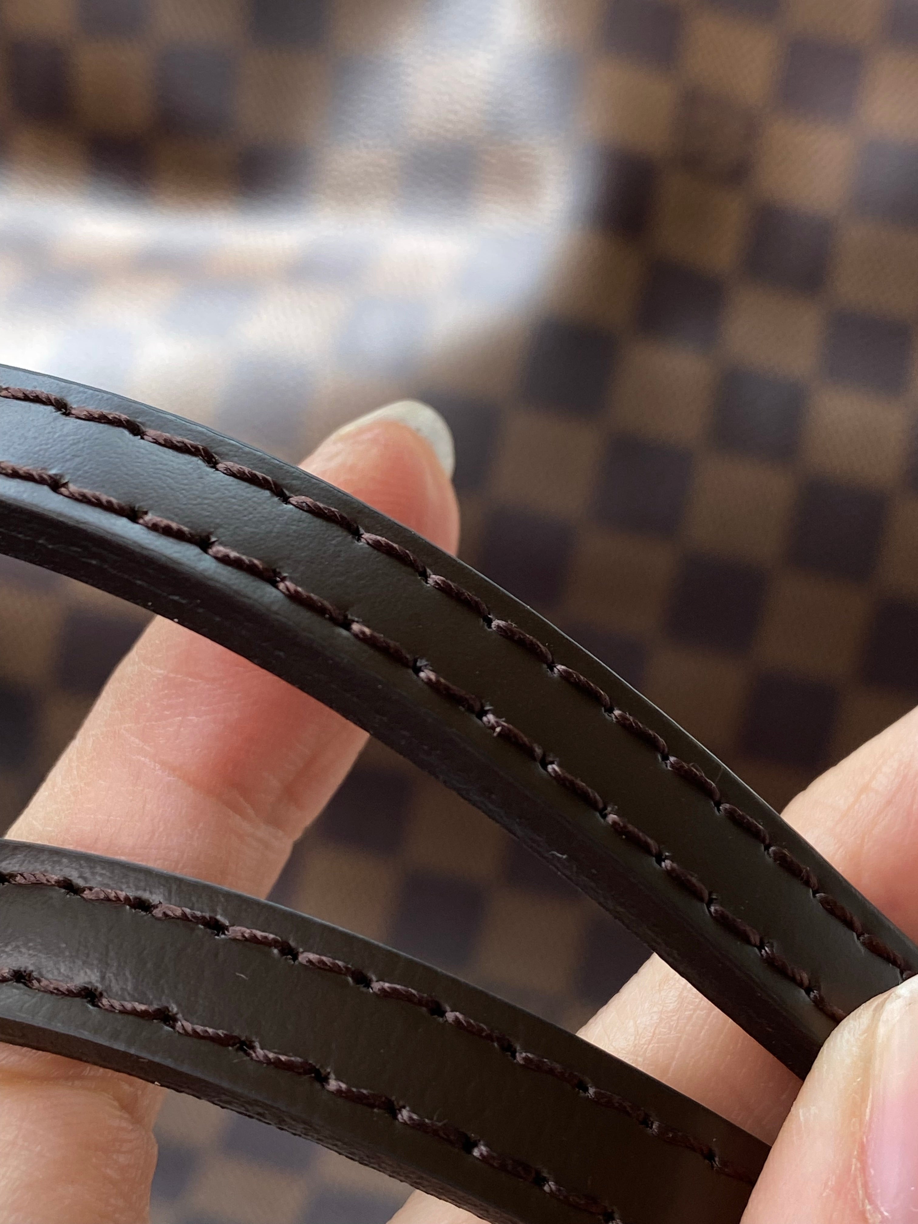 [TOP] Louis Vuitton LV £V Neverful MM Damier Ebene - Red Interior