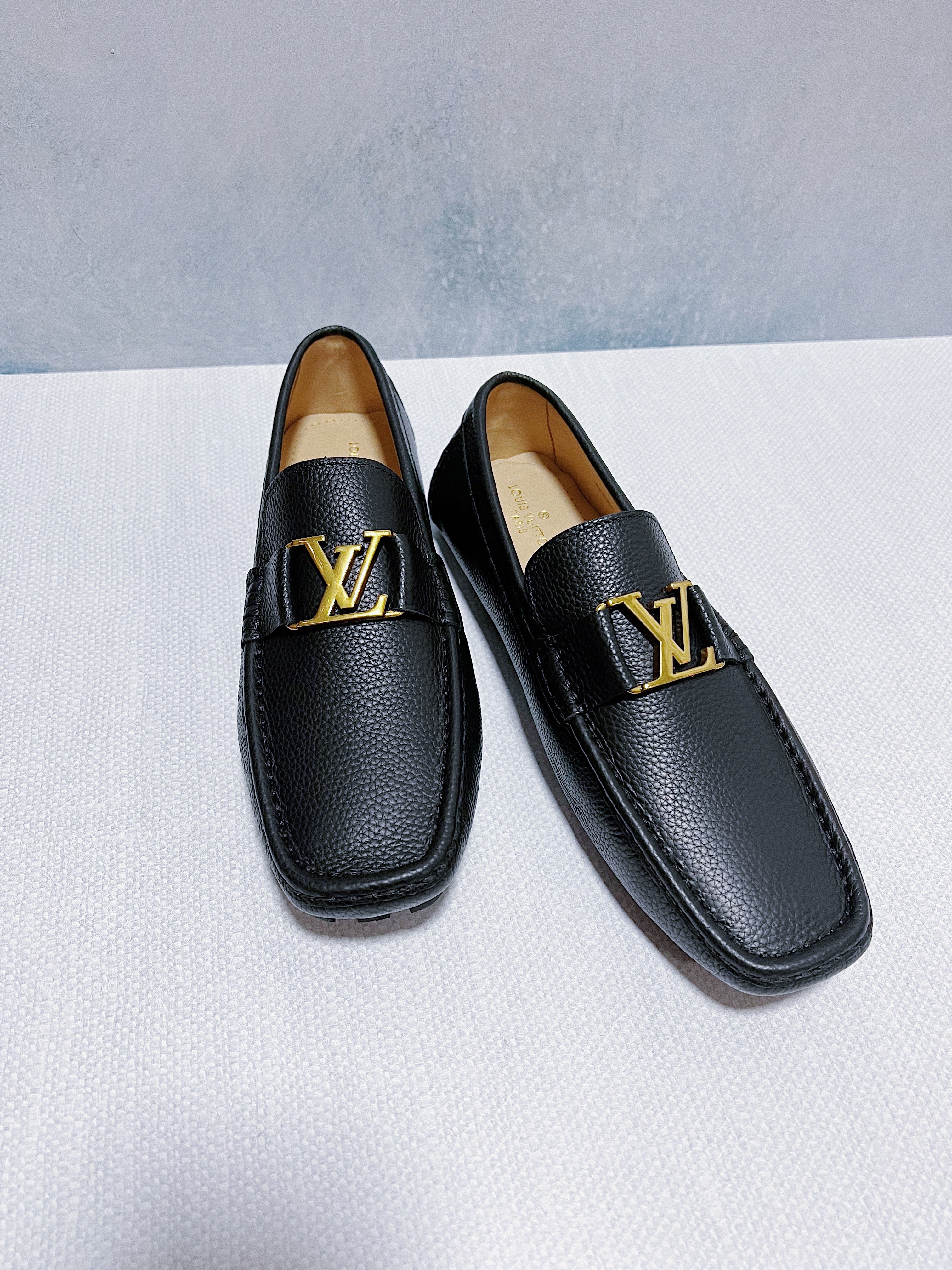 [TOP] Louis Vuitton LV L*V Montaigne Loafers w Gold Hardware - Black
