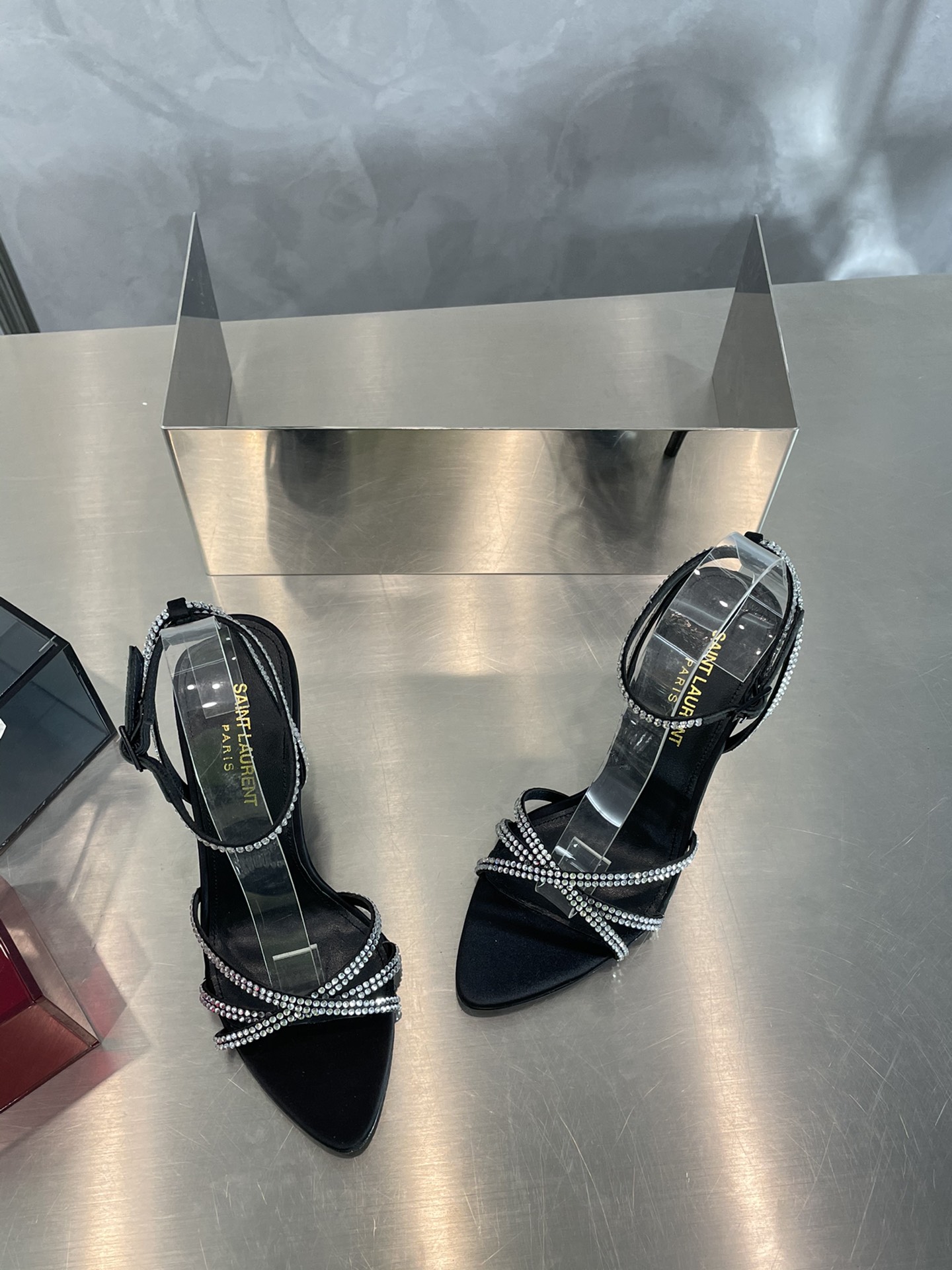 [TOP] Yves Saint Laurent YSL Chain High Heels - SHW - Black