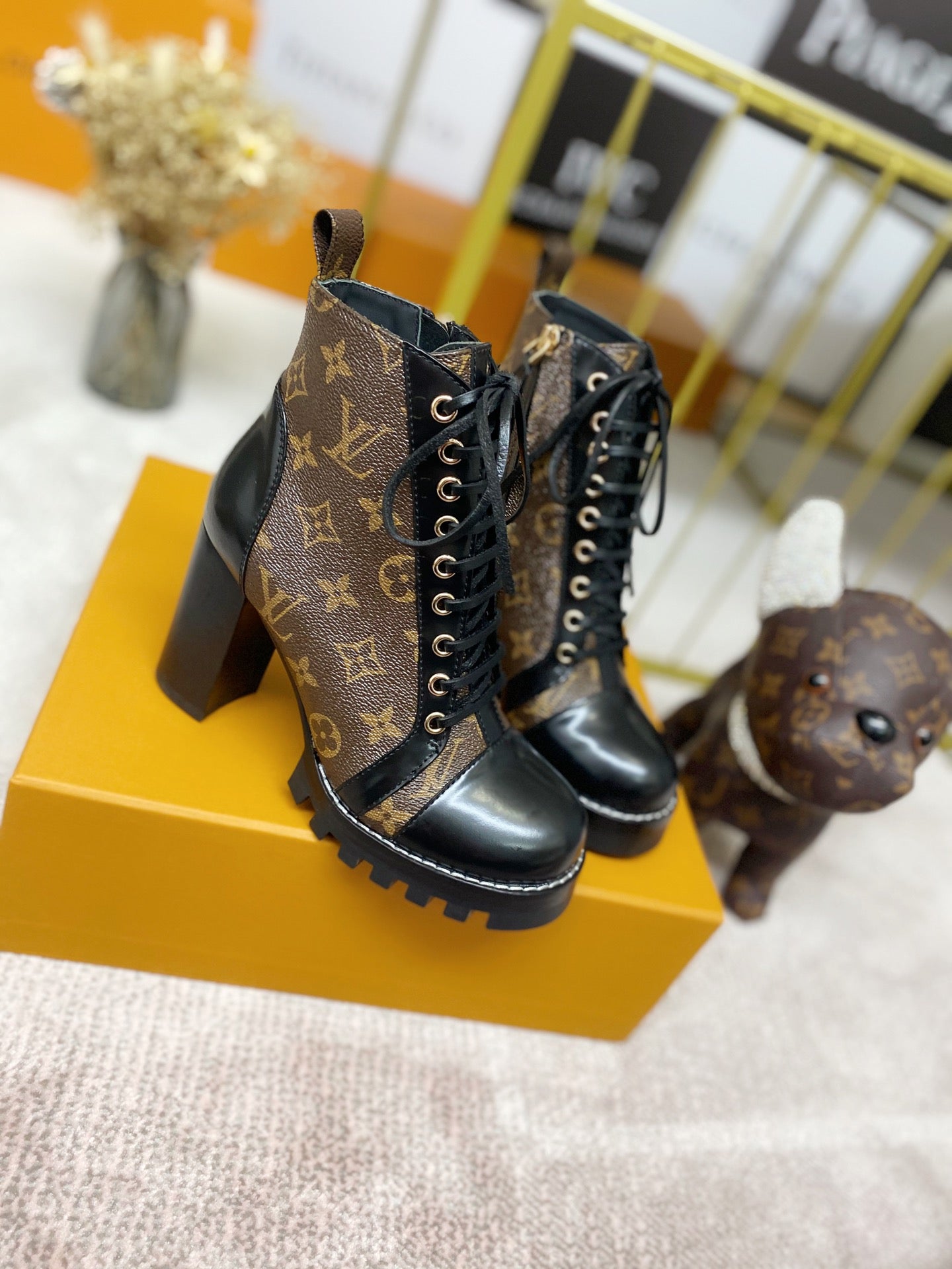 [TOP] Louis Vuitton LV L*V Women Star Trial Ankle Boots - Black