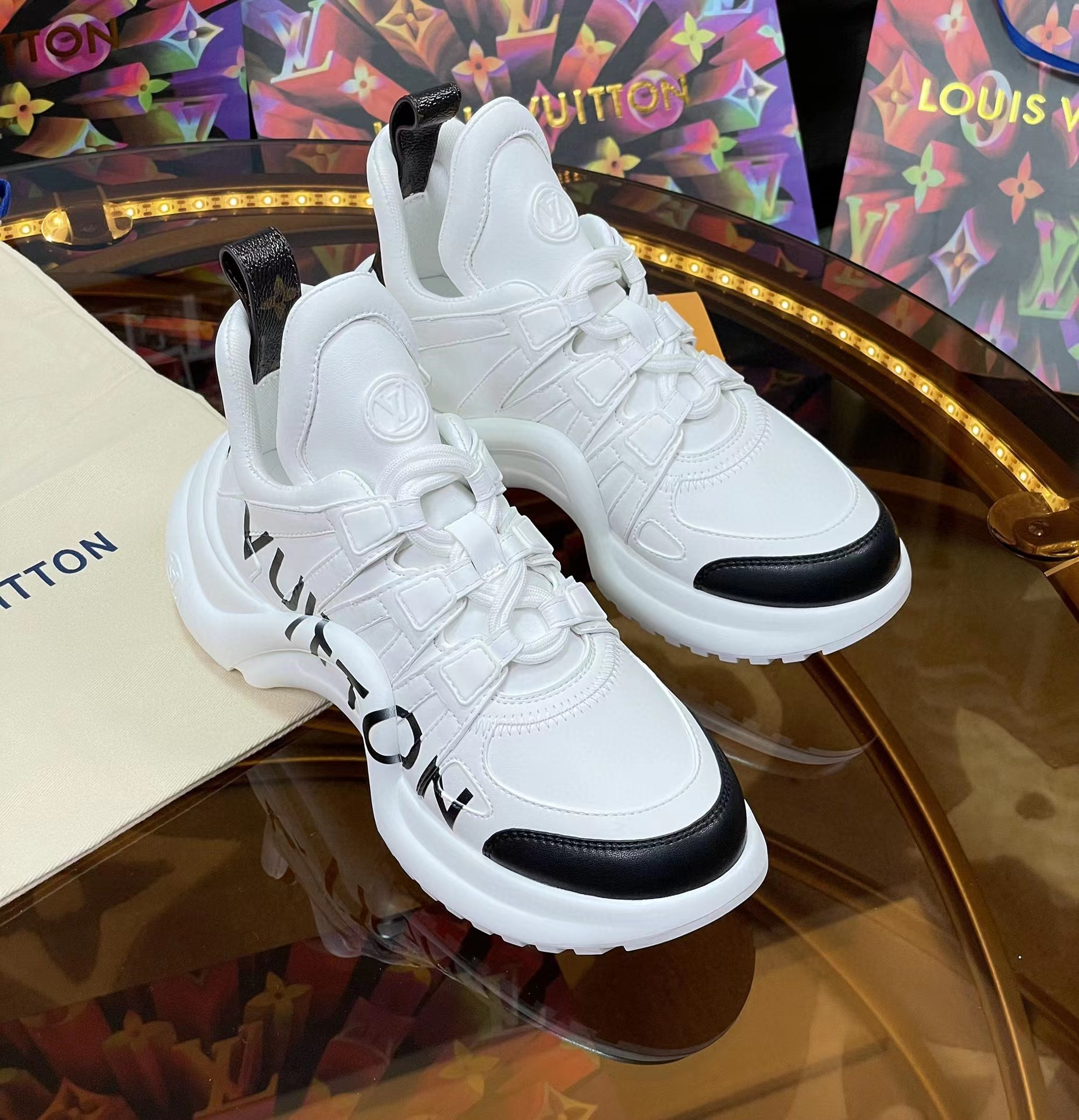 [TOP] Louis Vuitton LV L*V Archlight Sneakers 20SS - Black/Pink