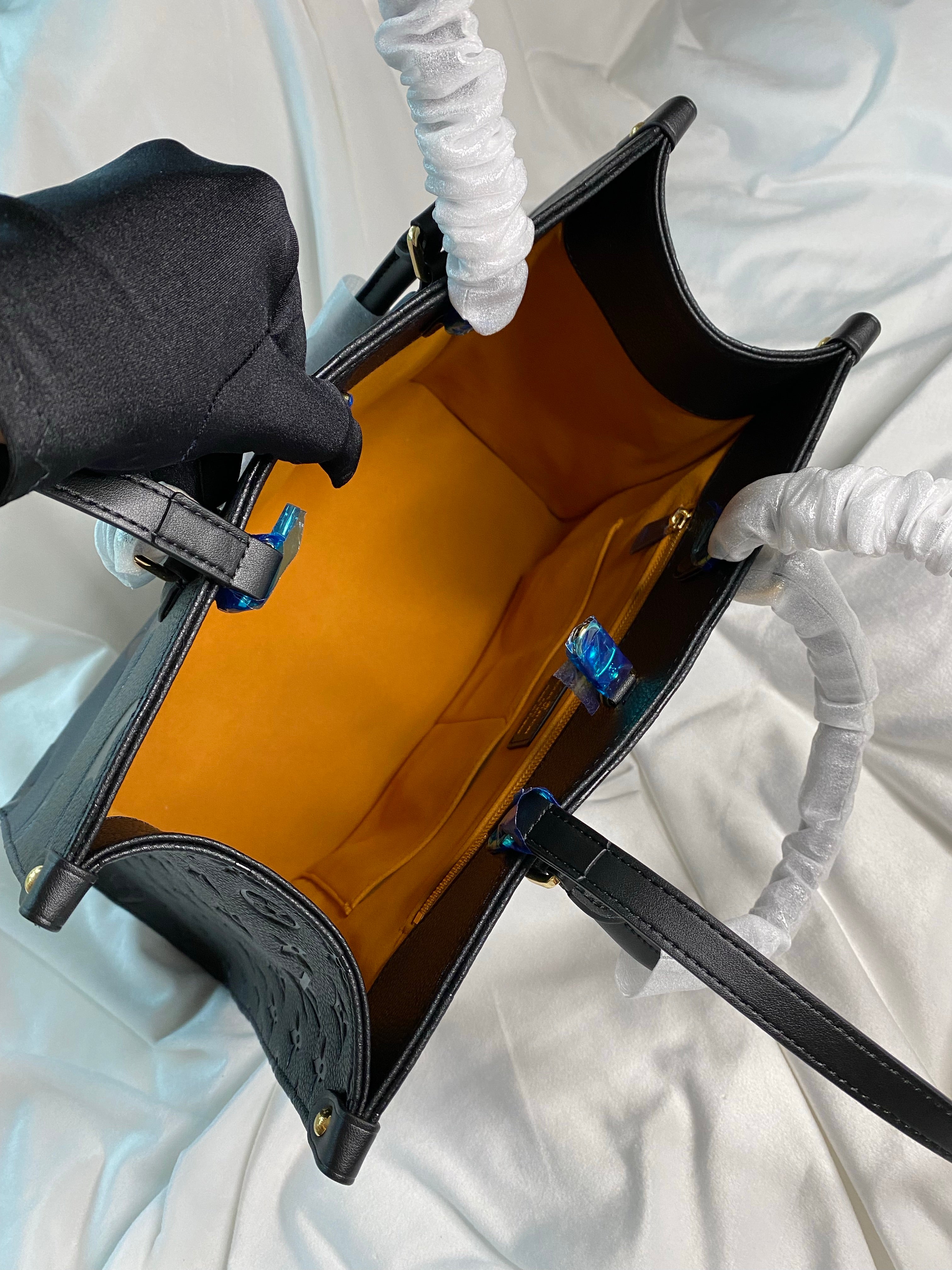 [TOP] Louis Vuitton LV £V On The Go Empreinte MM - Black