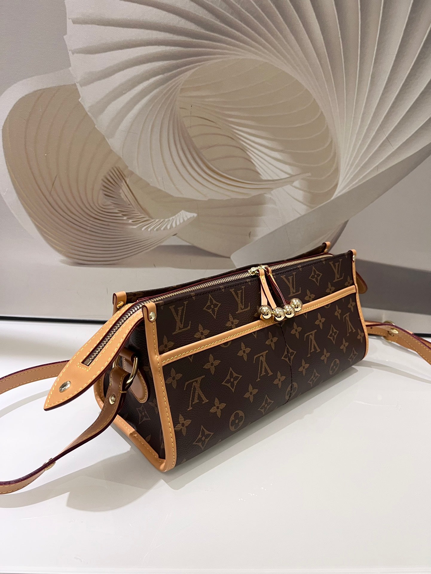 [TOP] Louis Vuitton LV L*V Monogram Popincourt Bag 30x14x12cm-Brown