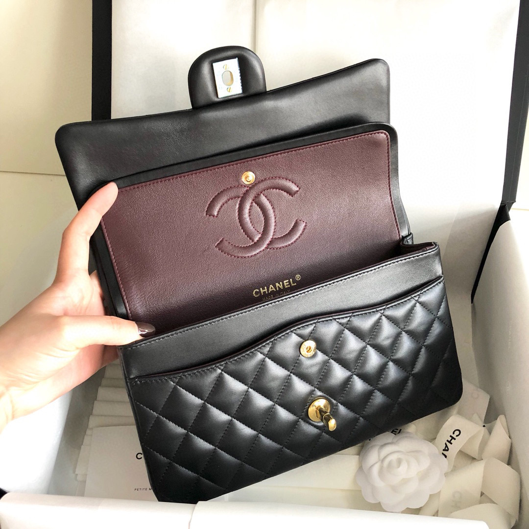 [TOP] CHANEL Classic Flap Bag Lambskin Medium 25.5cm – Black & GHW