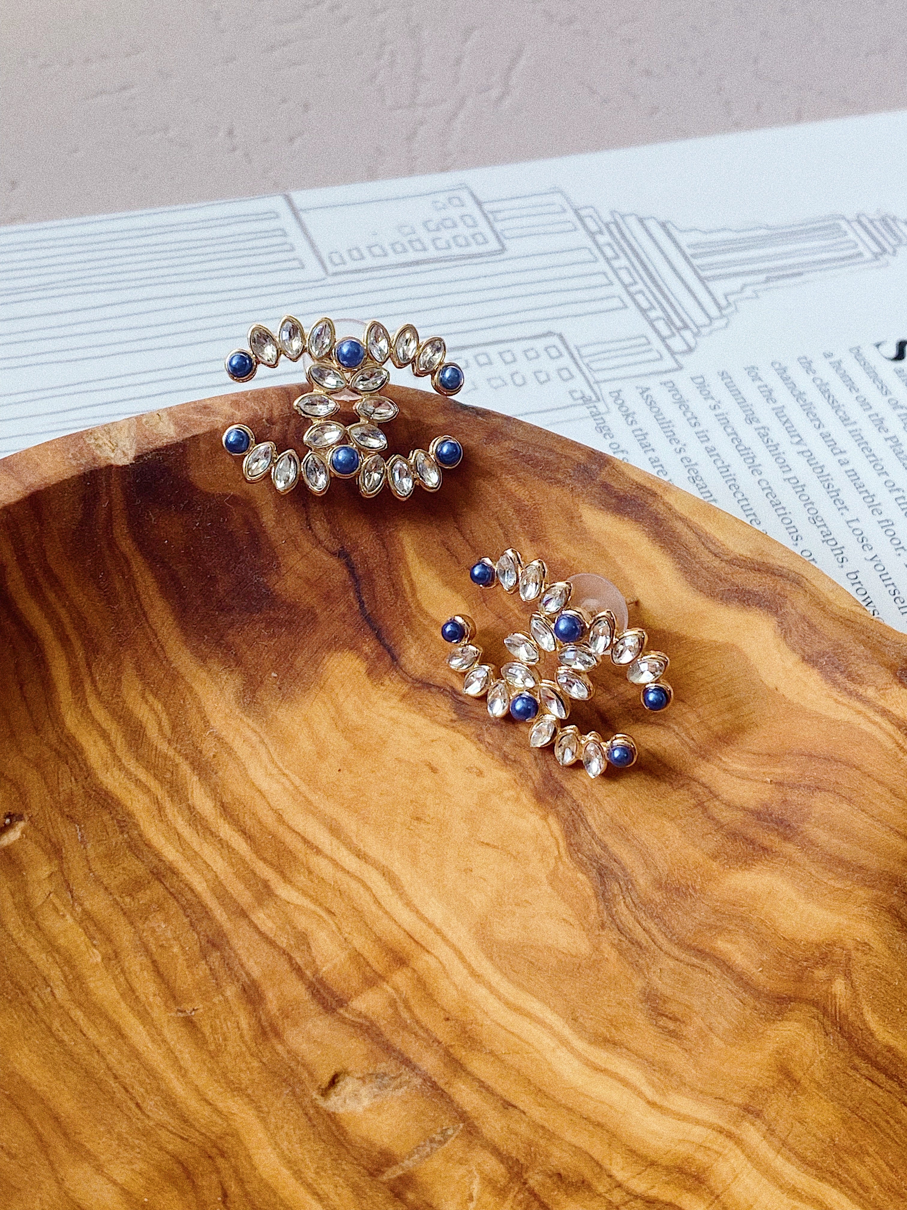 [TOP] CHANEL Stud Earrings