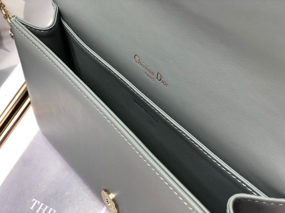 [TOP] Christian Dior Lady Pouch Bag- Cloud Green