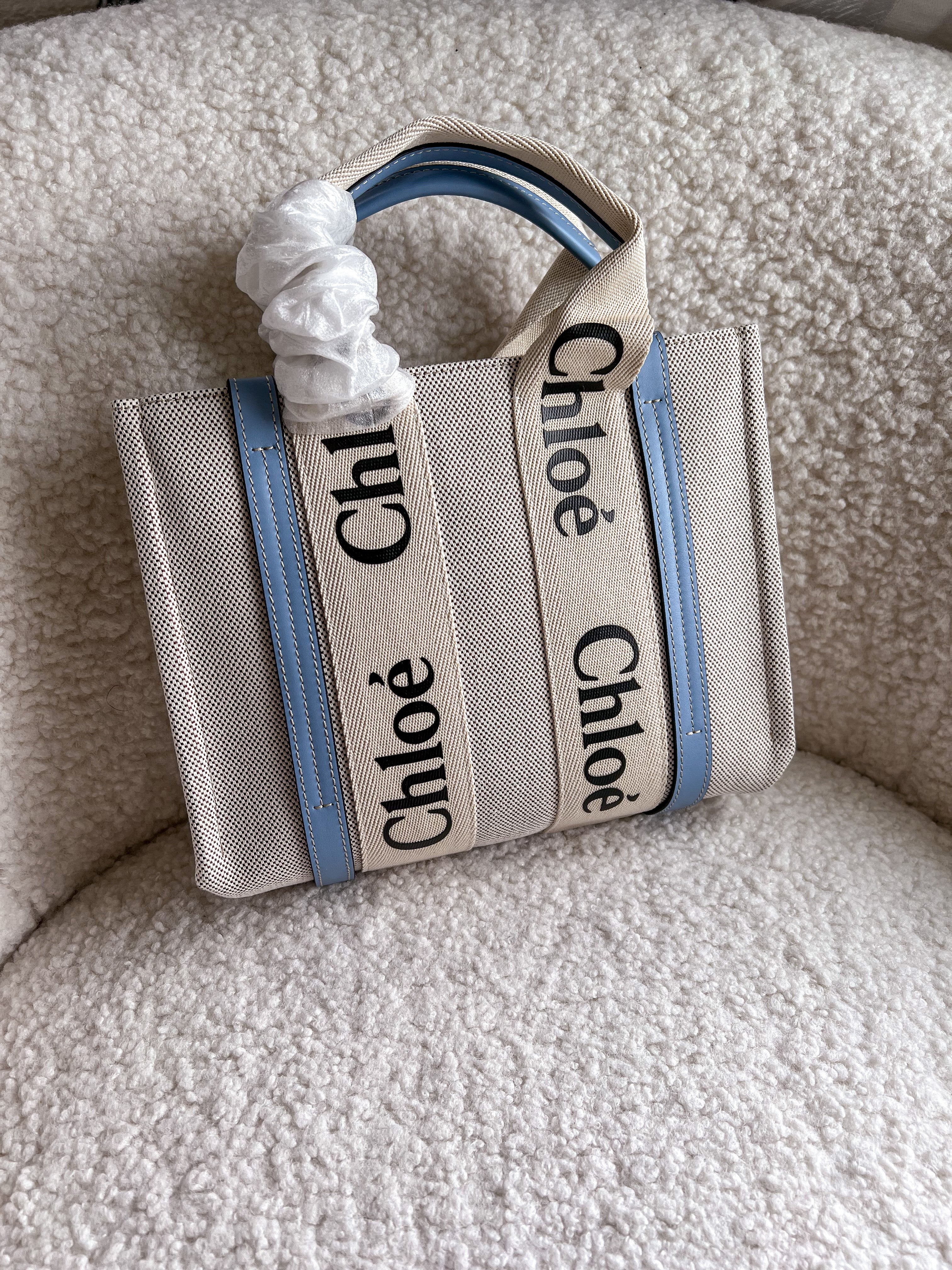 [TOP] Chloe Woody Small Tote - Cream and Blue