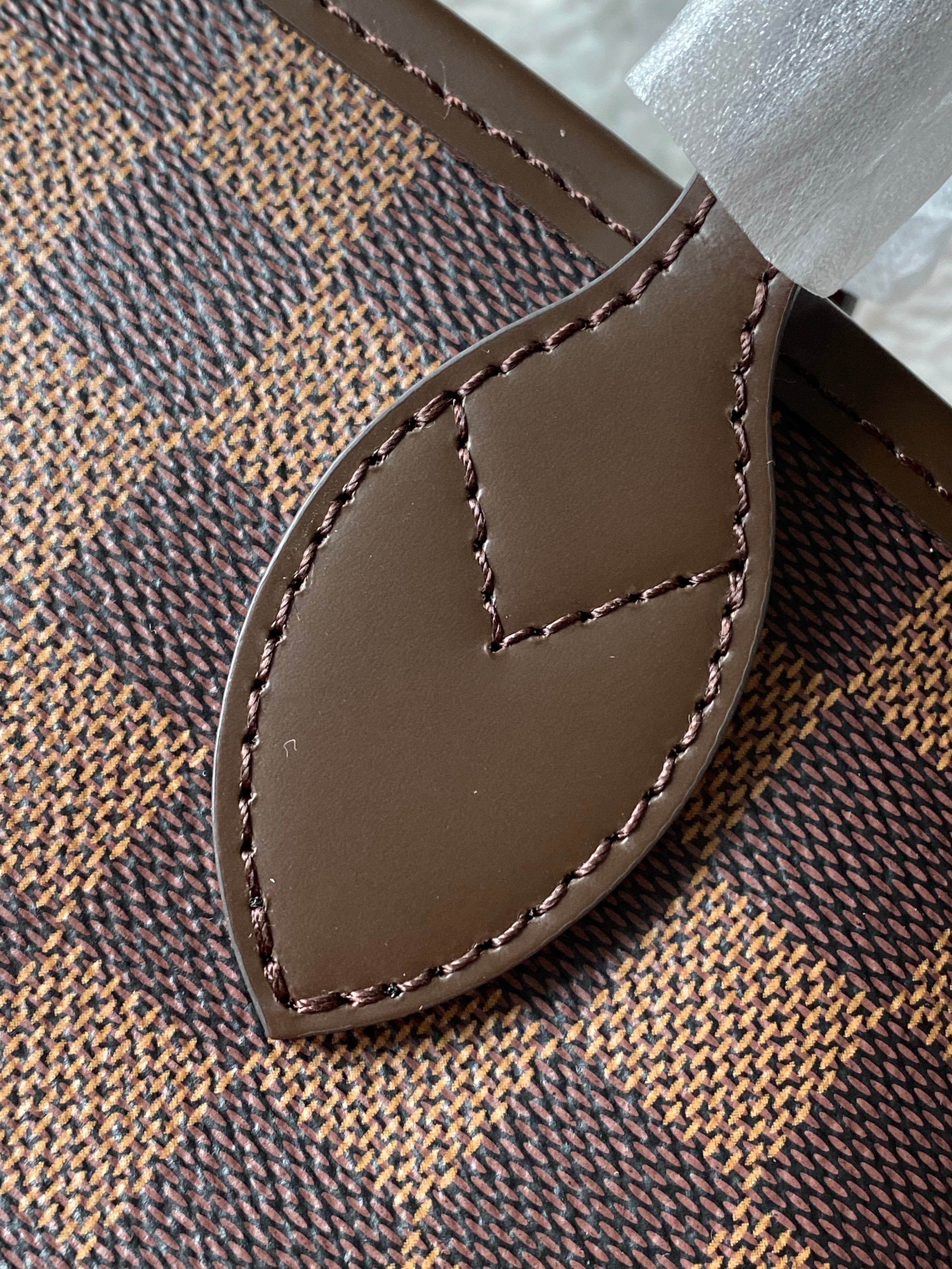 [TOP] Louis Vuitton LV £V Neverful MM Damier Ebene - Red Interior