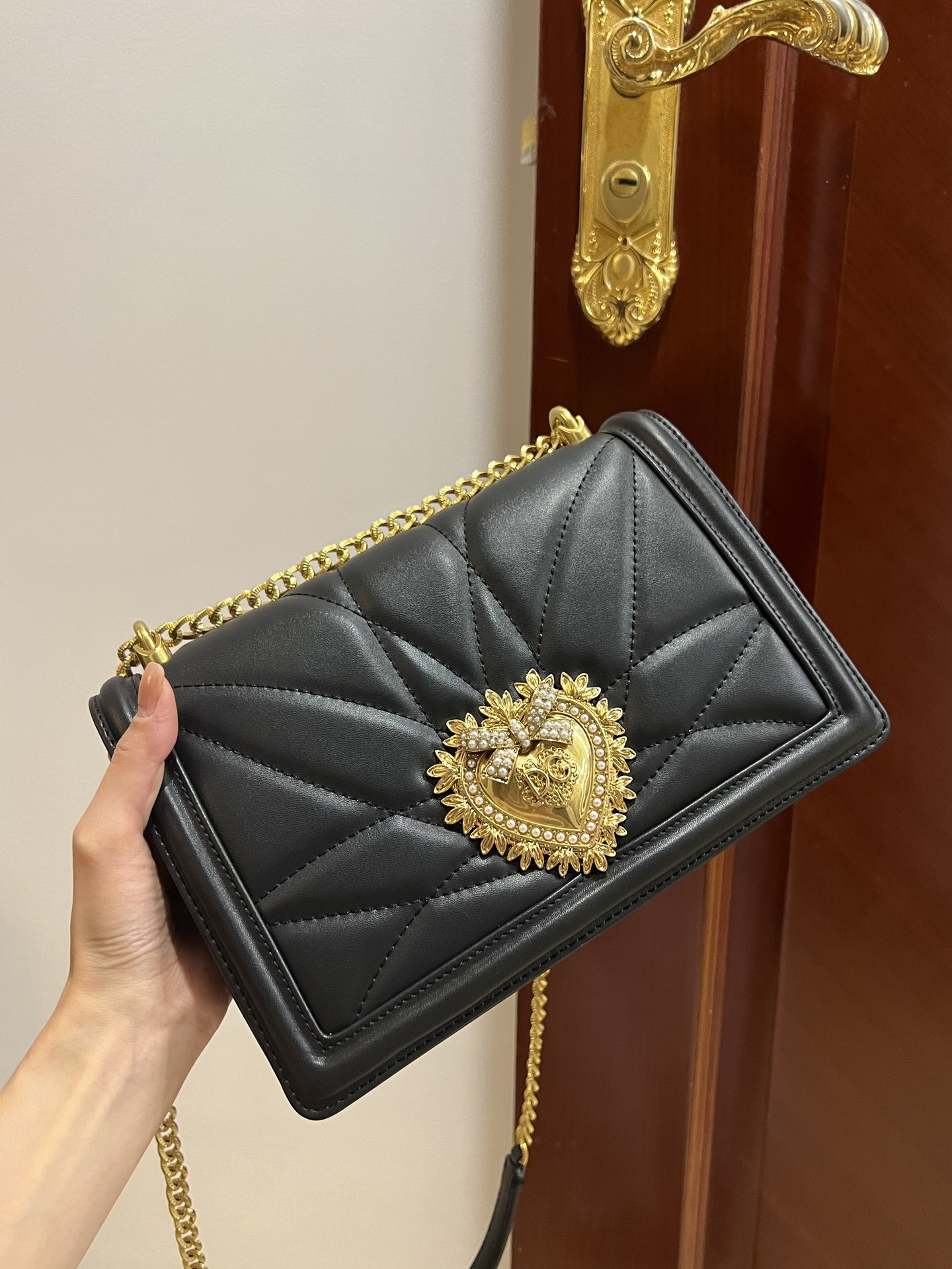 [TOP] Dolce & Gabbana D&G Nappa Leather Devotion Bag 21cm/26cm - Black