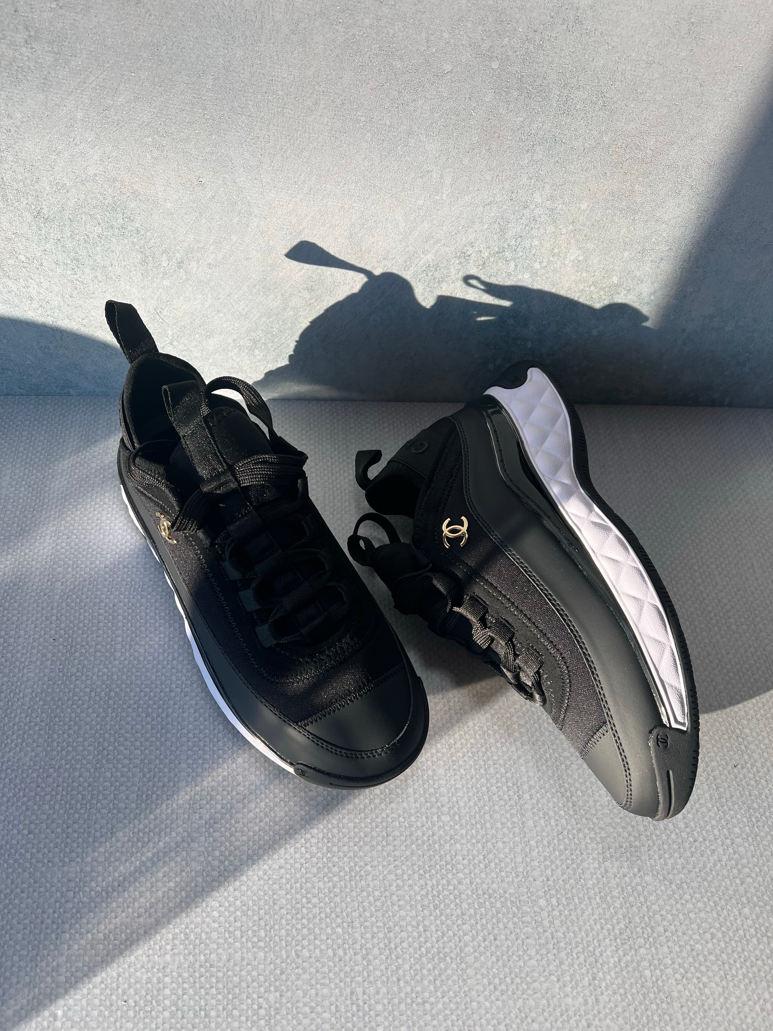 [TOP] CHANEL Tennis Shoes - Black