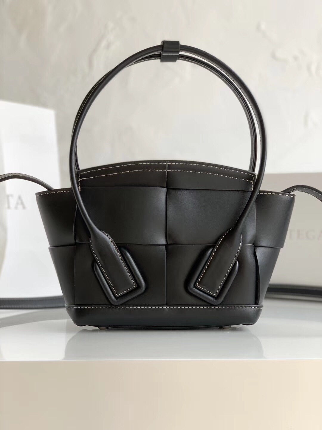 [TOP] Bottega Veneta BV Mini Arco 29 Leather Bag - Black