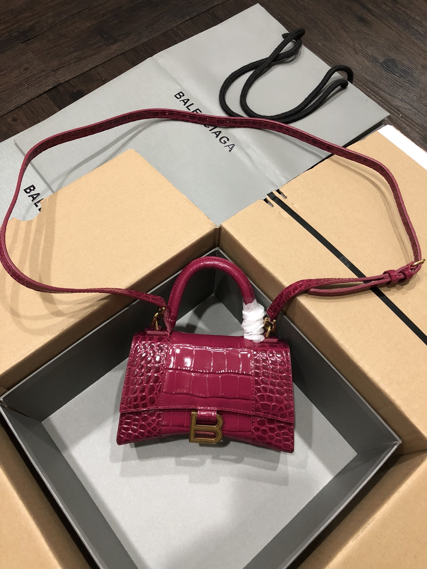 [TOP] BALENCIAGA Crocodile-Print Hourglass Bag 19/23cm - Red